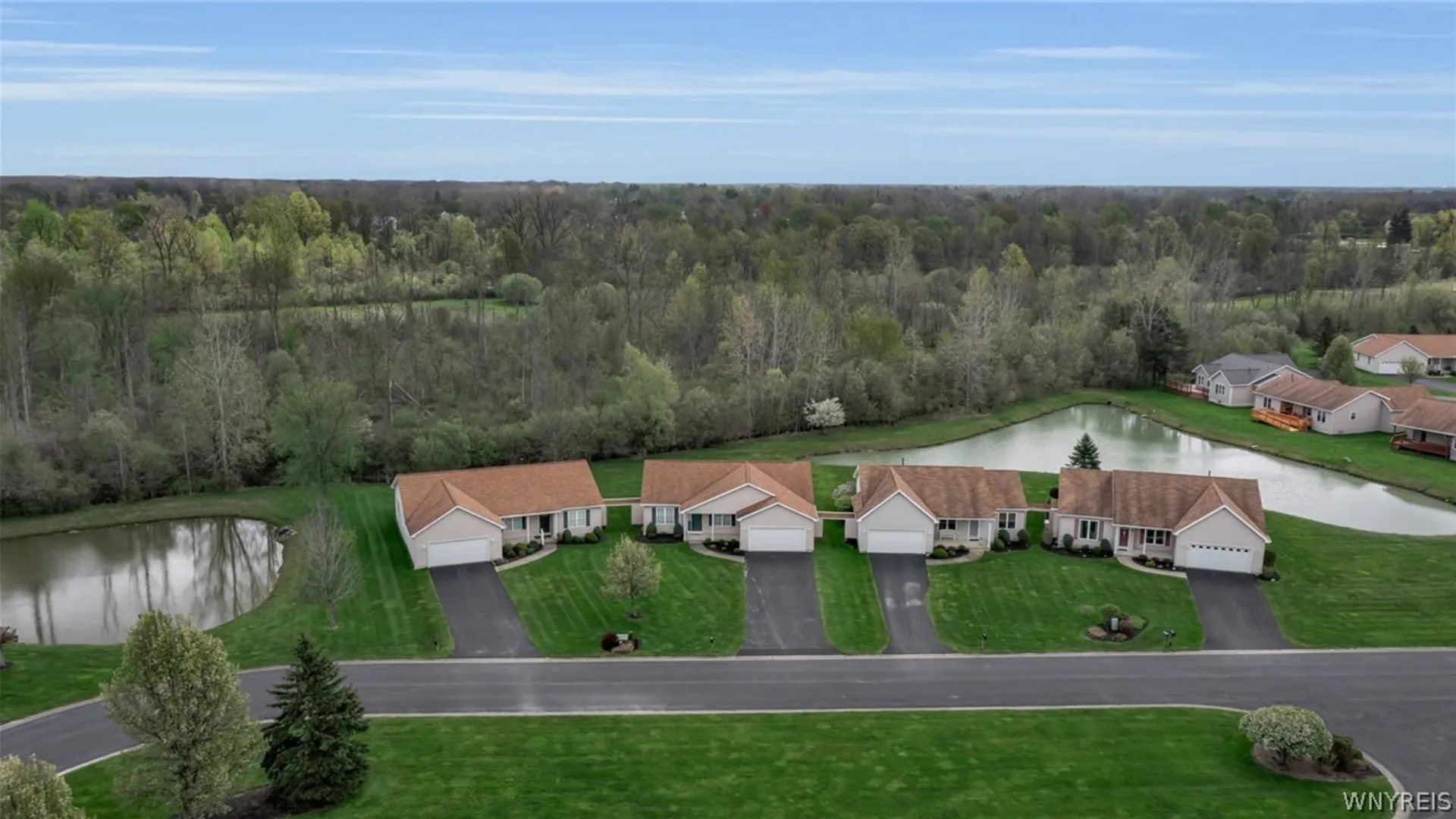 Property at 53 Alexander Parkway, Pendleton, NY 14120 29