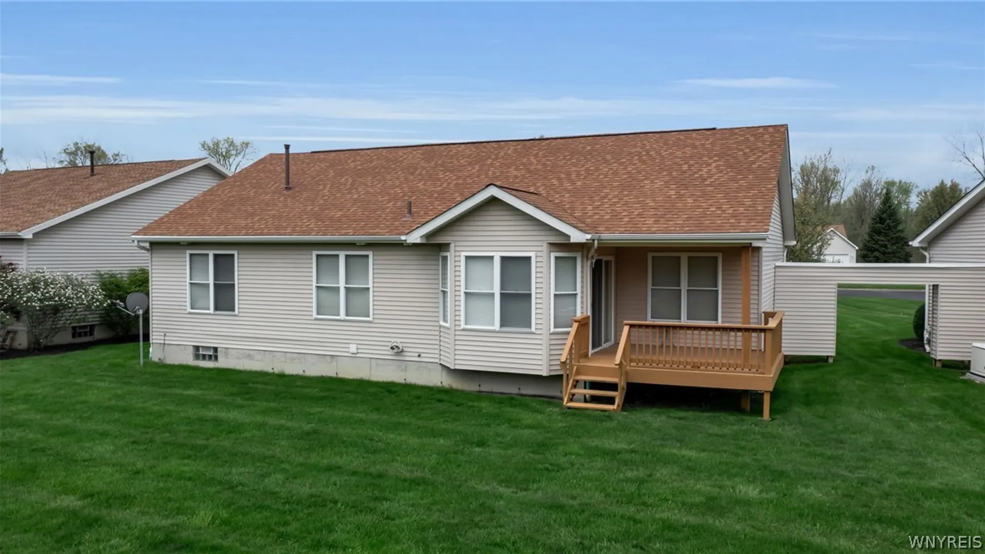 Property at 53 Alexander Parkway, Pendleton, NY 14120 32