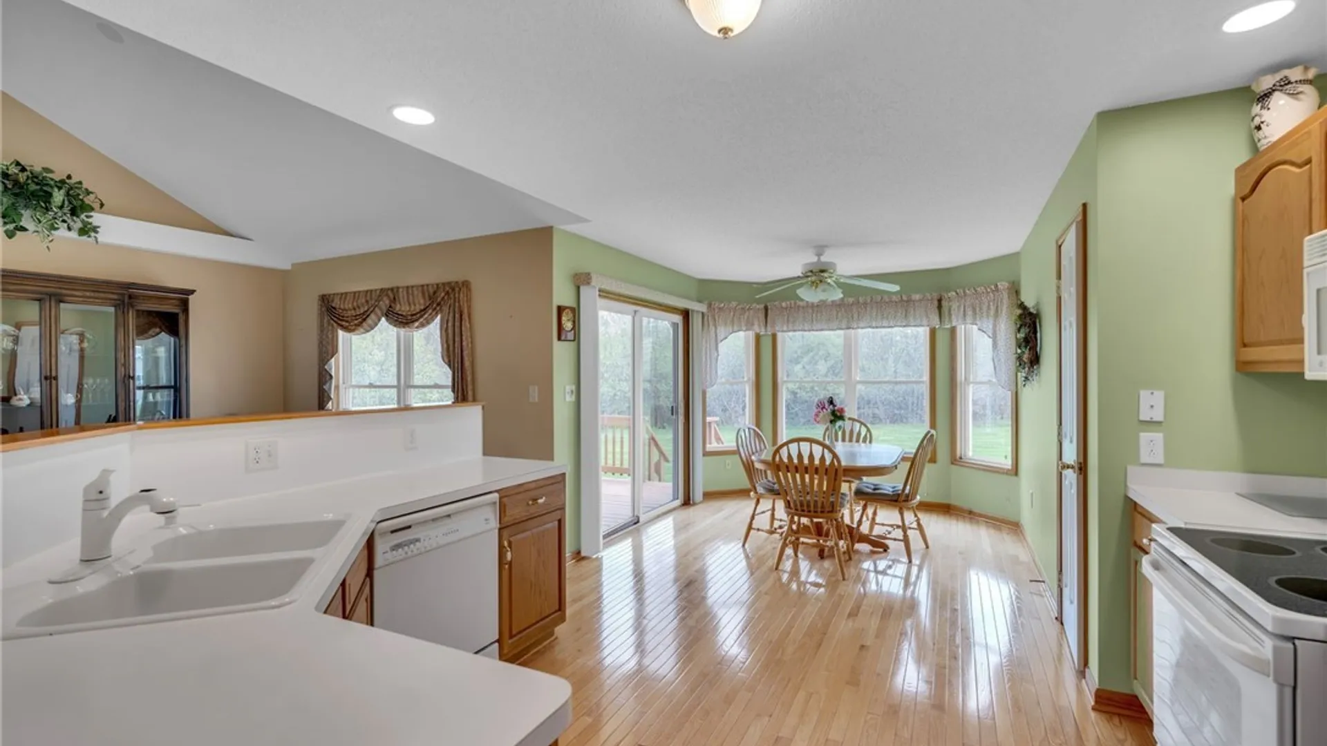 Property at 53 Alexander Parkway, Pendleton, NY 14120 7