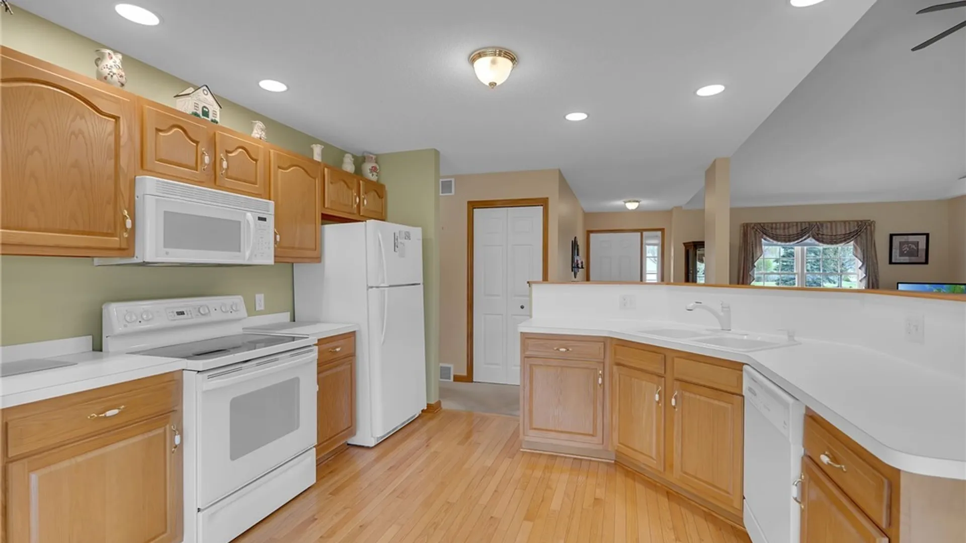 Property at 53 Alexander Parkway, Pendleton, NY 14120 10