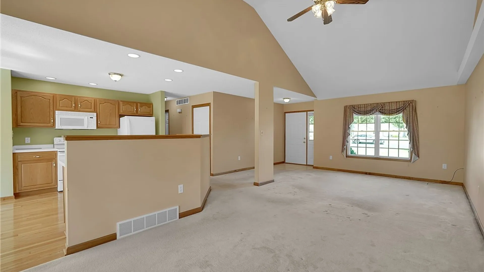 Property at 53 Alexander Parkway, Pendleton, NY 14120 3