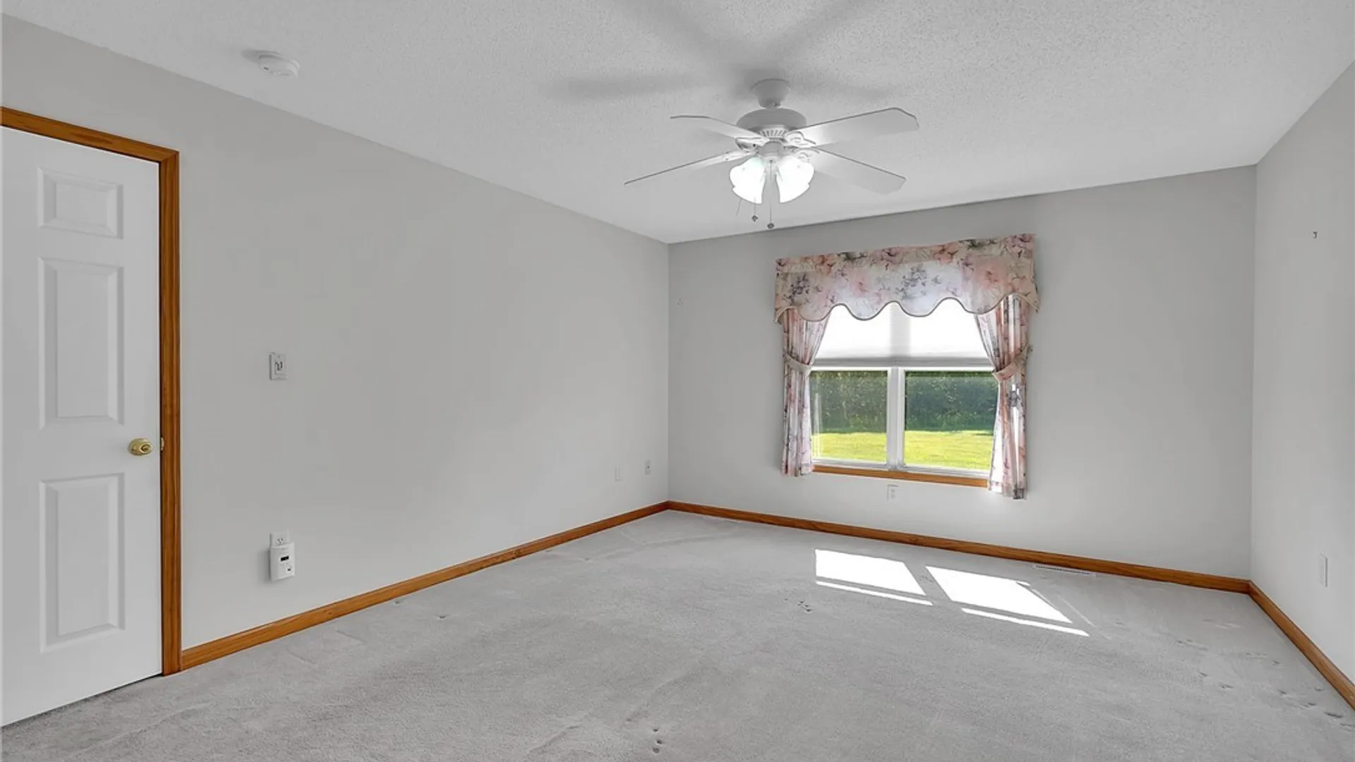 Property at 53 Alexander Parkway, Pendleton, NY 14120 12