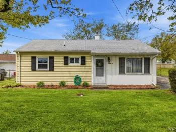 Property at 4540 Isherwood Drive, Niagara, NY 14305