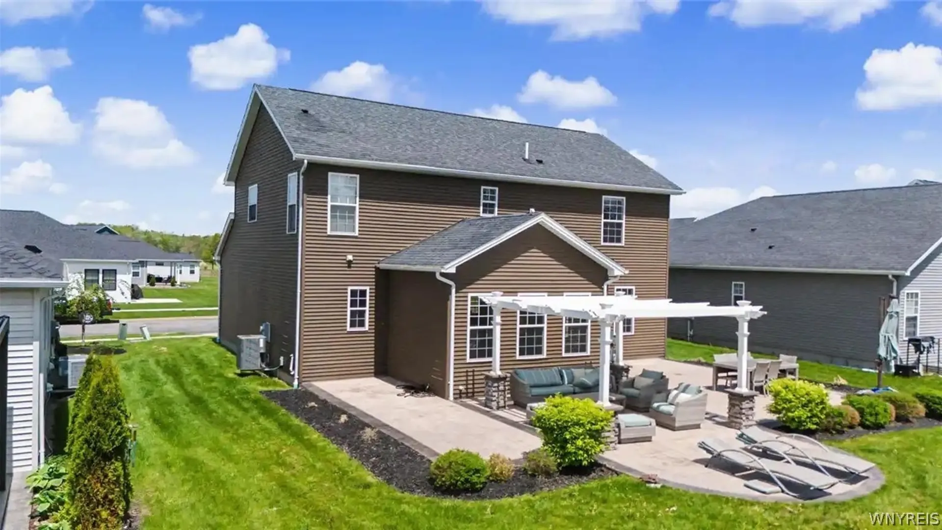 Property at 46 Eagleview Drive, Grand Island, NY 14072 7