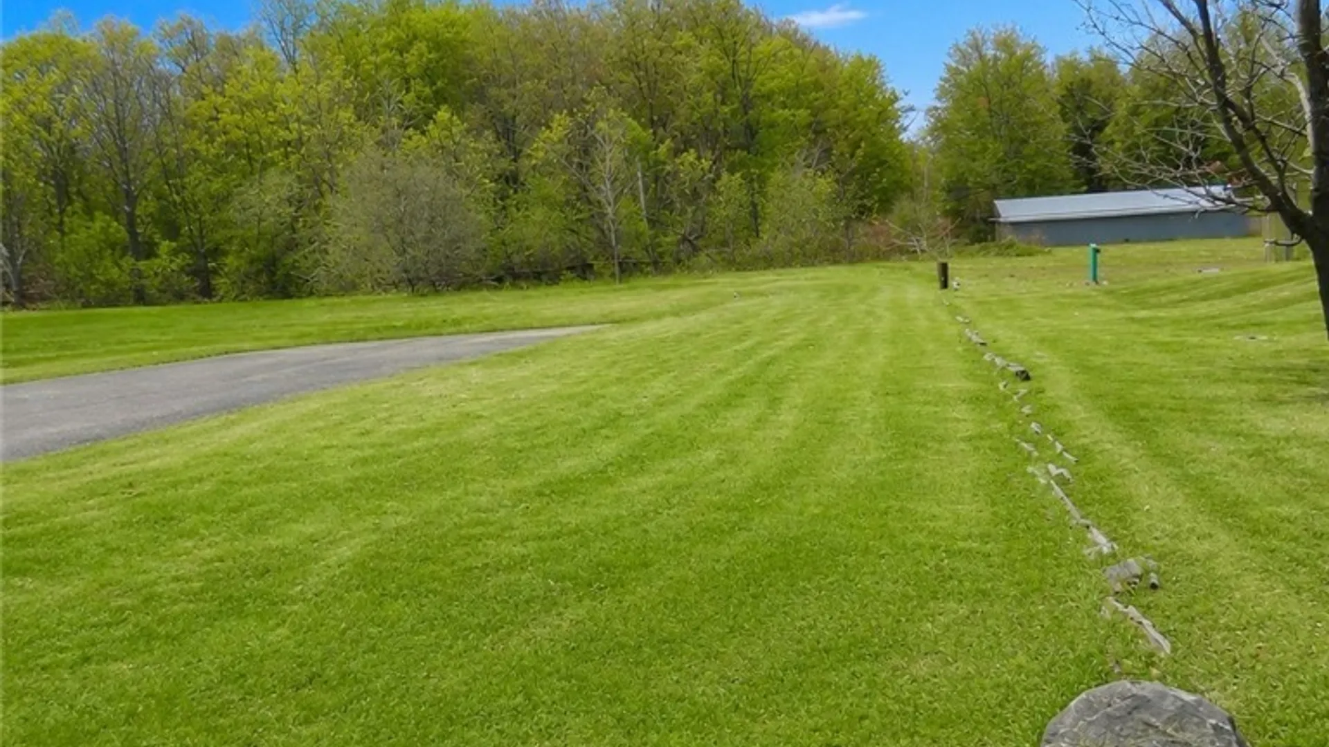Property at 5489 Southwestern Boulevard, Hamburg, NY 14075 4