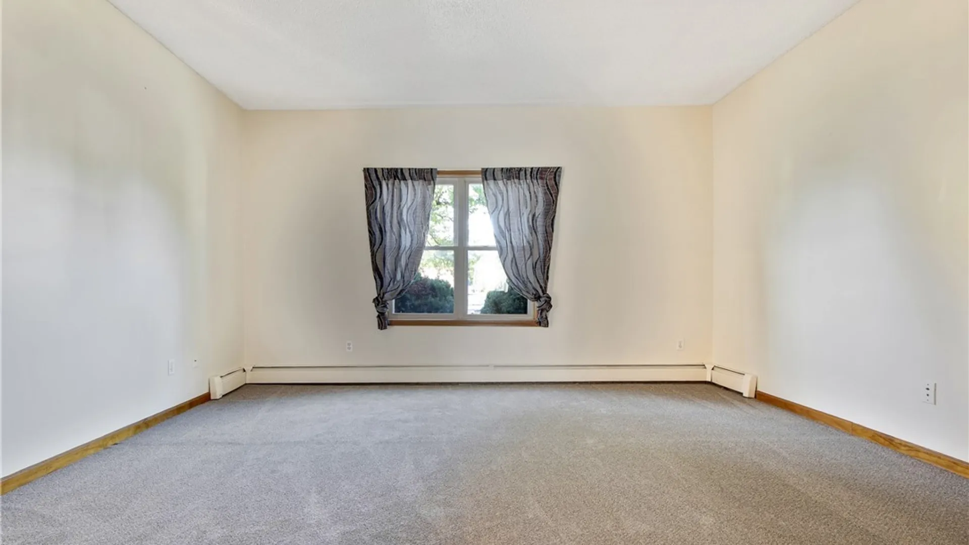 Property at 2454 Niagara Road, Wheatfield, NY 14304 14