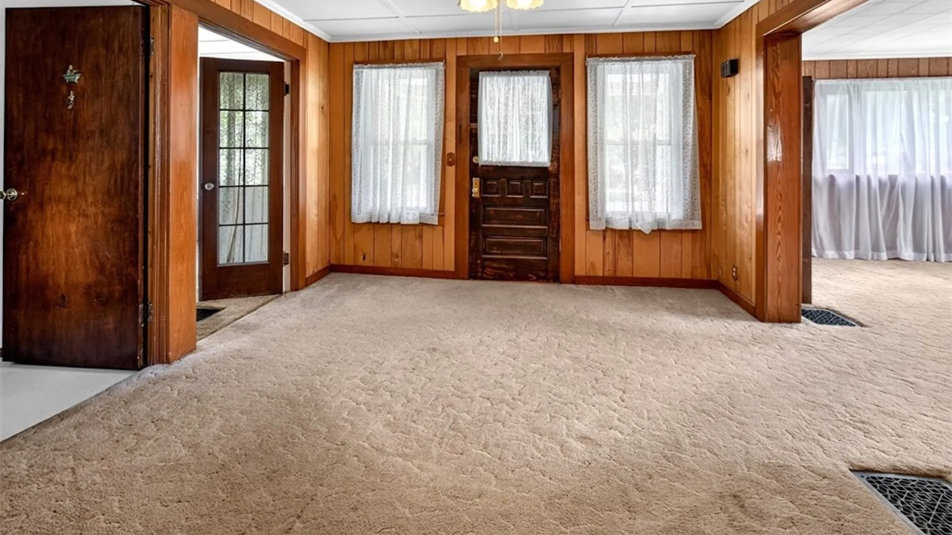 Property at 812 West Avenue, Shelby, NY 14103 6