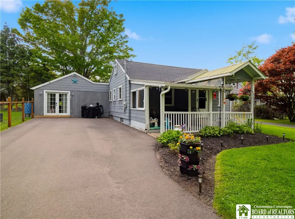 Property at 256 Hillcrest Avenue, Busti, NY 14750