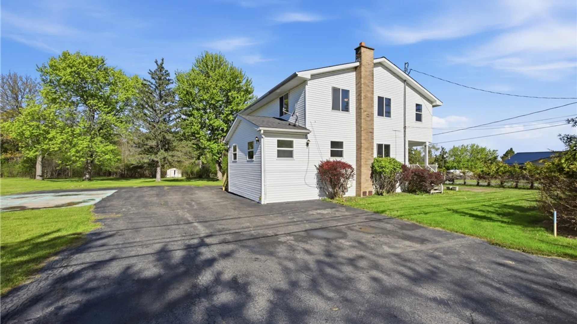 Property at 4537 Dorchester Road, Hamburg, NY 14219 3