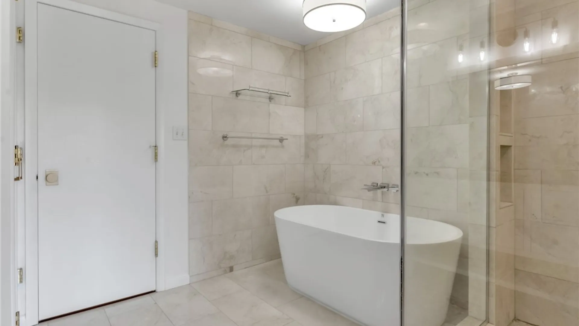 Property at 40 Waterfront Circle, Buffalo, NY 14202 16