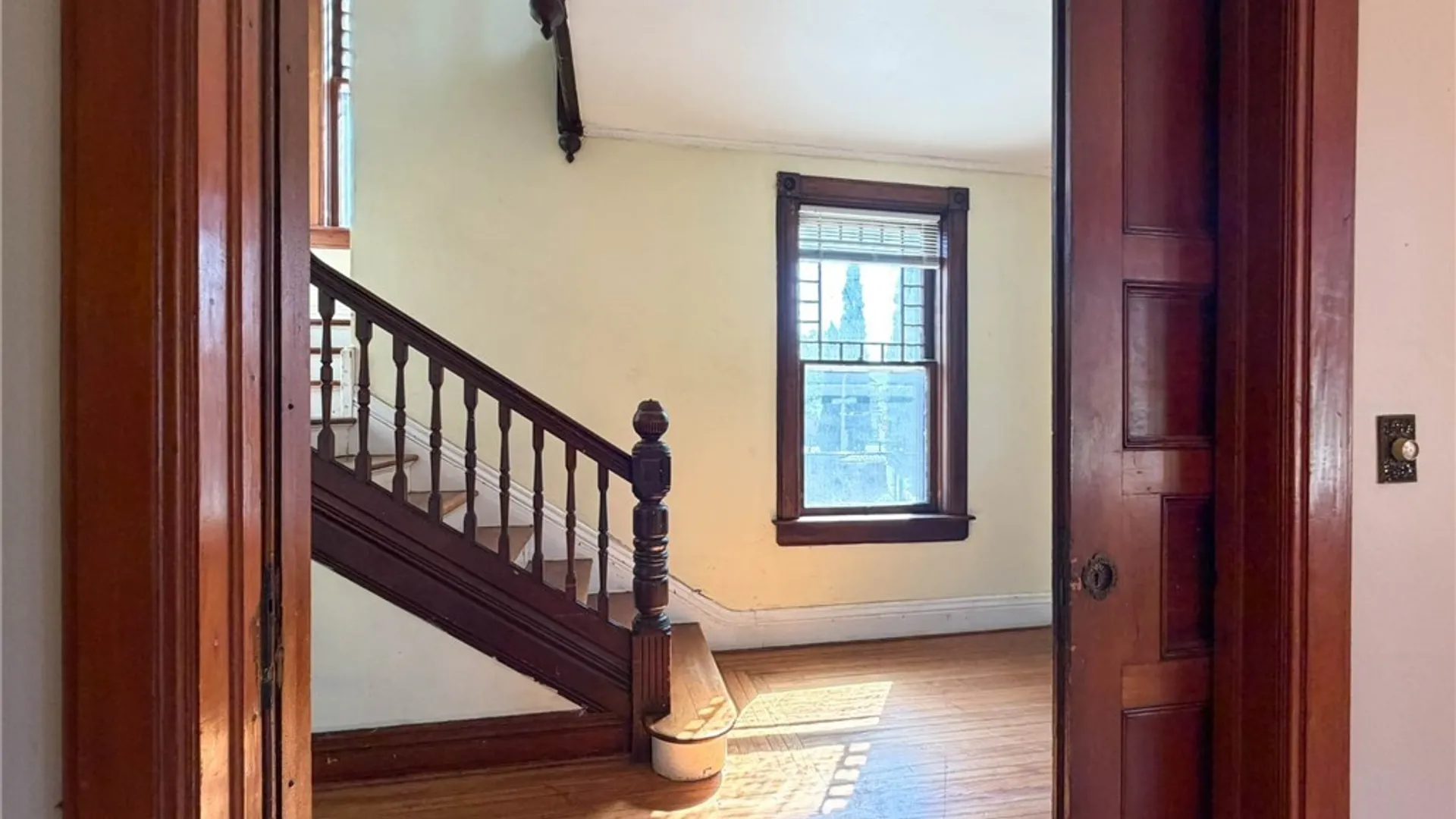 Property at 1129 Summit Place, Utica, NY 13501 15