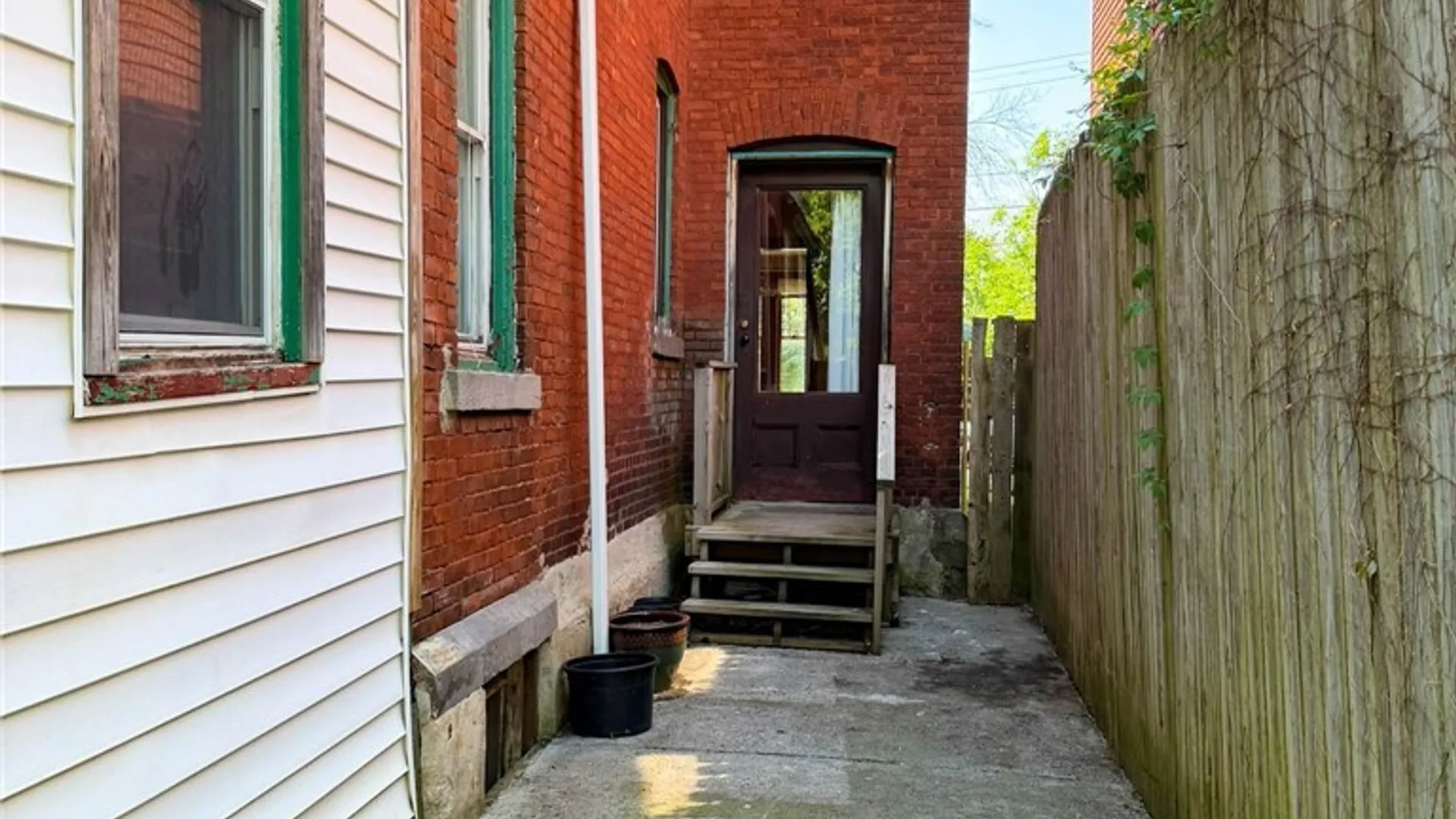 Property at 1129 Summit Place, Utica, NY 13501 32