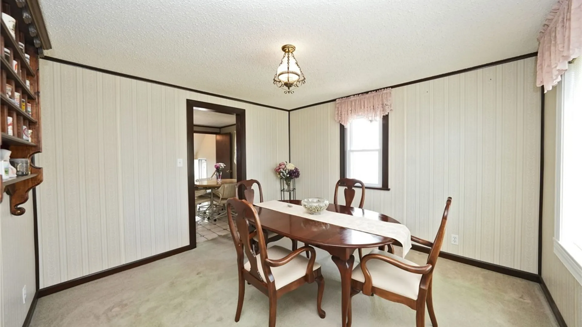 Property at 51 Orchard Avenue, Hamburg, NY 14219 9