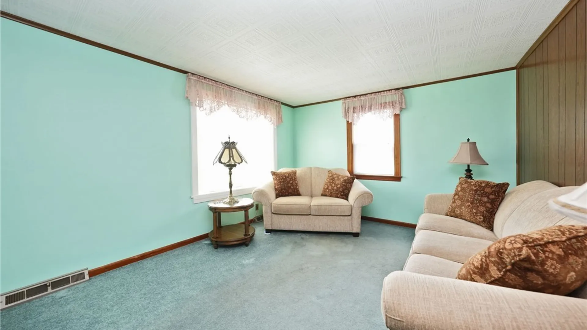Property at 51 Orchard Avenue, Hamburg, NY 14219 11