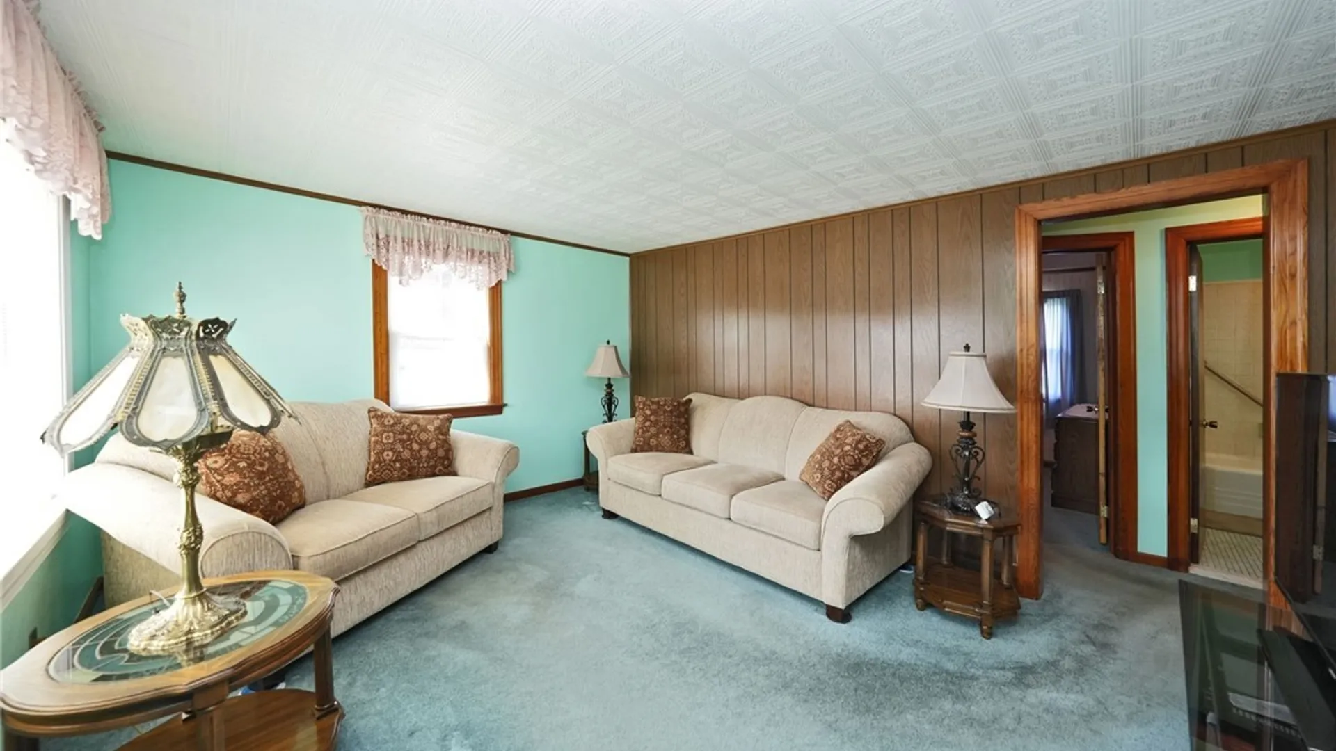 Property at 51 Orchard Avenue, Hamburg, NY 14219 12
