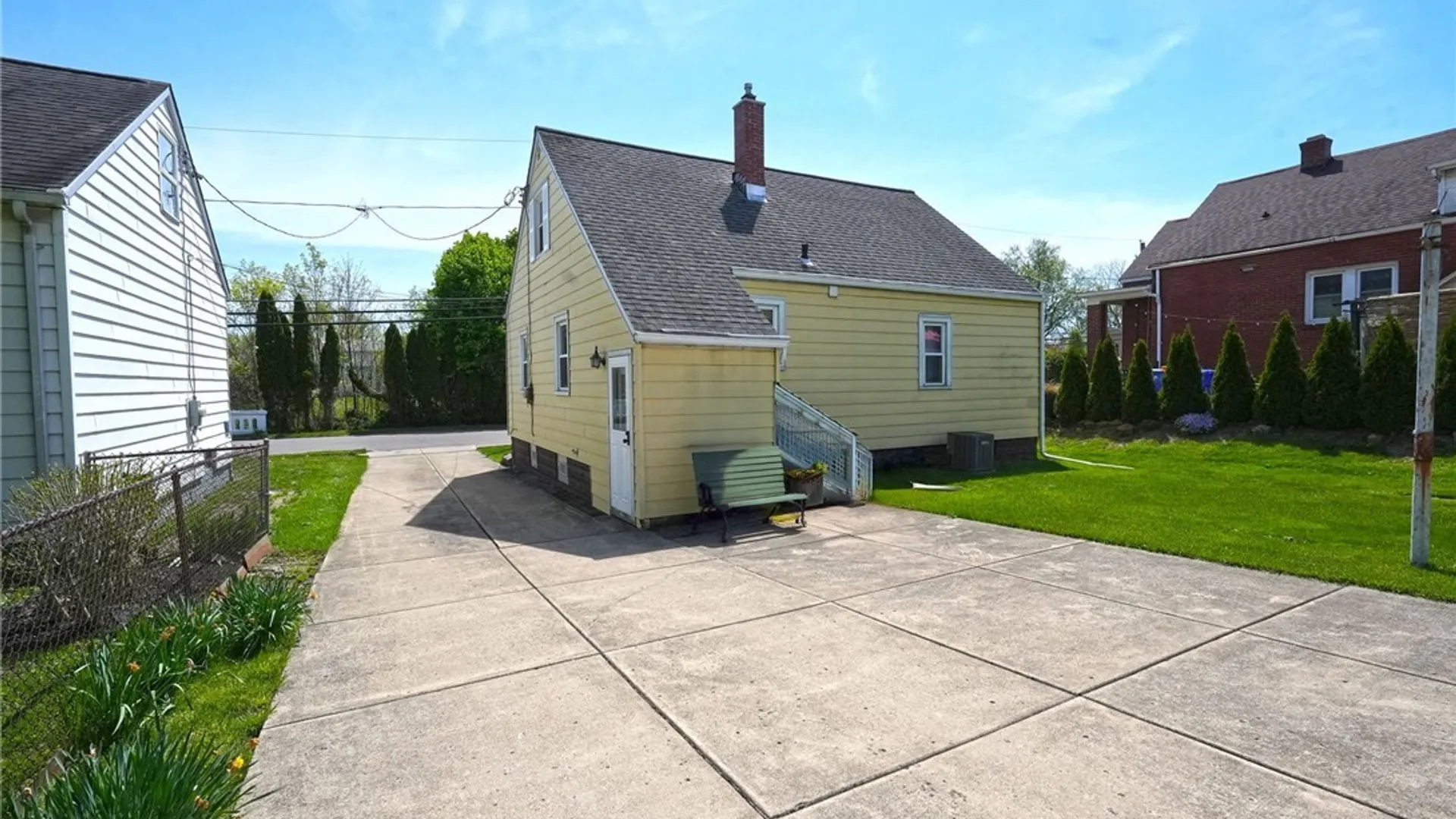 Property at 51 Orchard Avenue, Hamburg, NY 14219 23