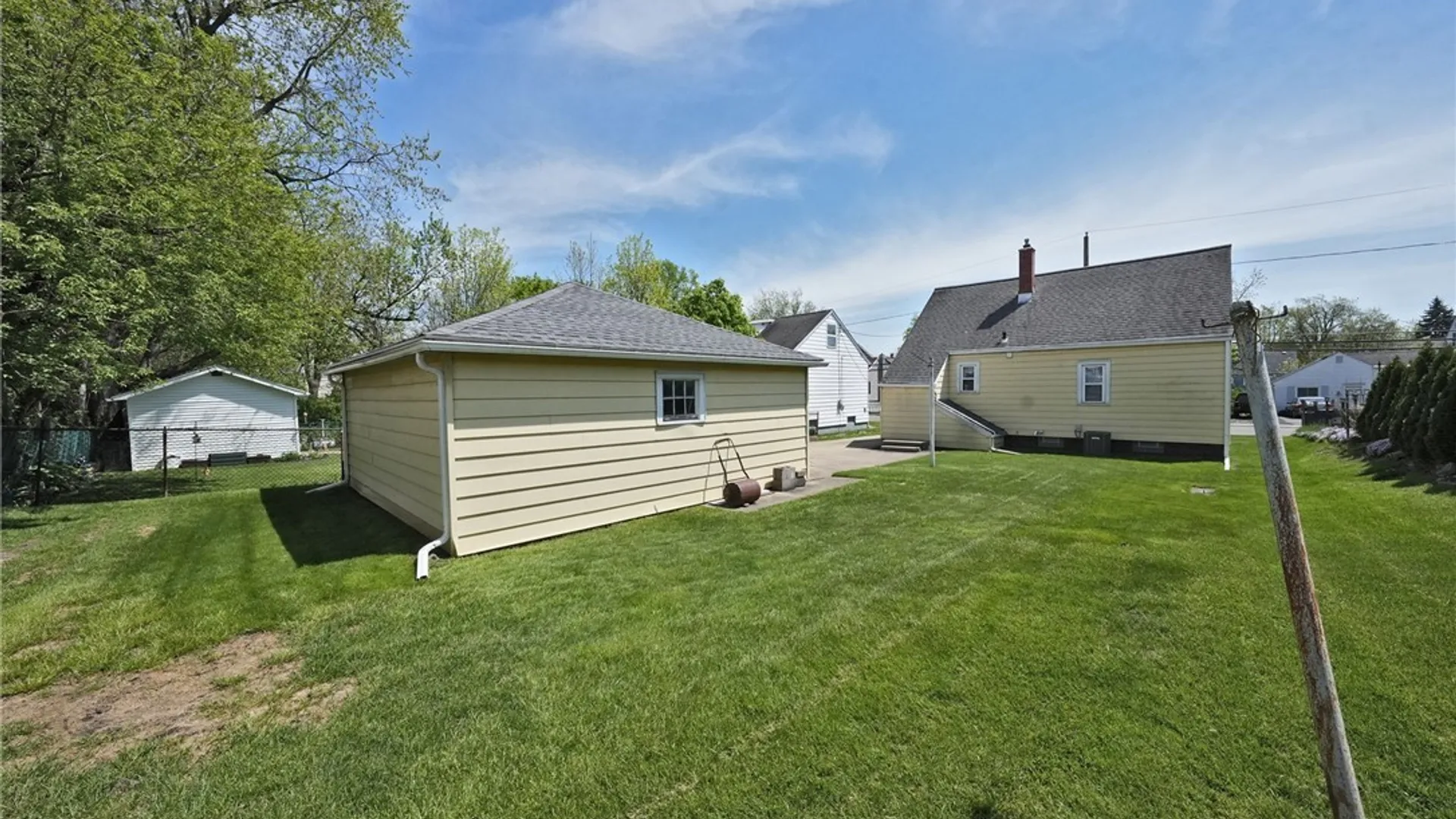 Property at 51 Orchard Avenue, Hamburg, NY 14219 25