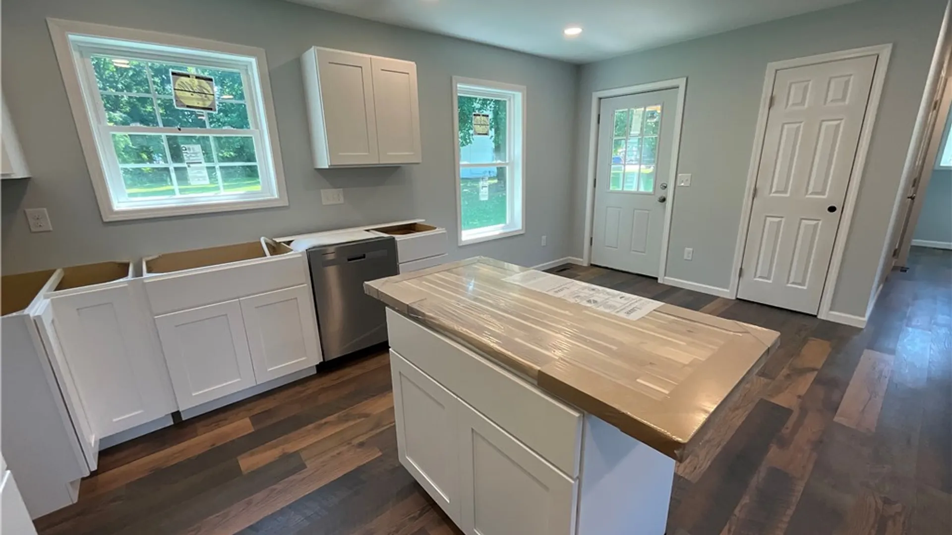 Property at 3 Lynwood Drive, Yates, NY 14098 3