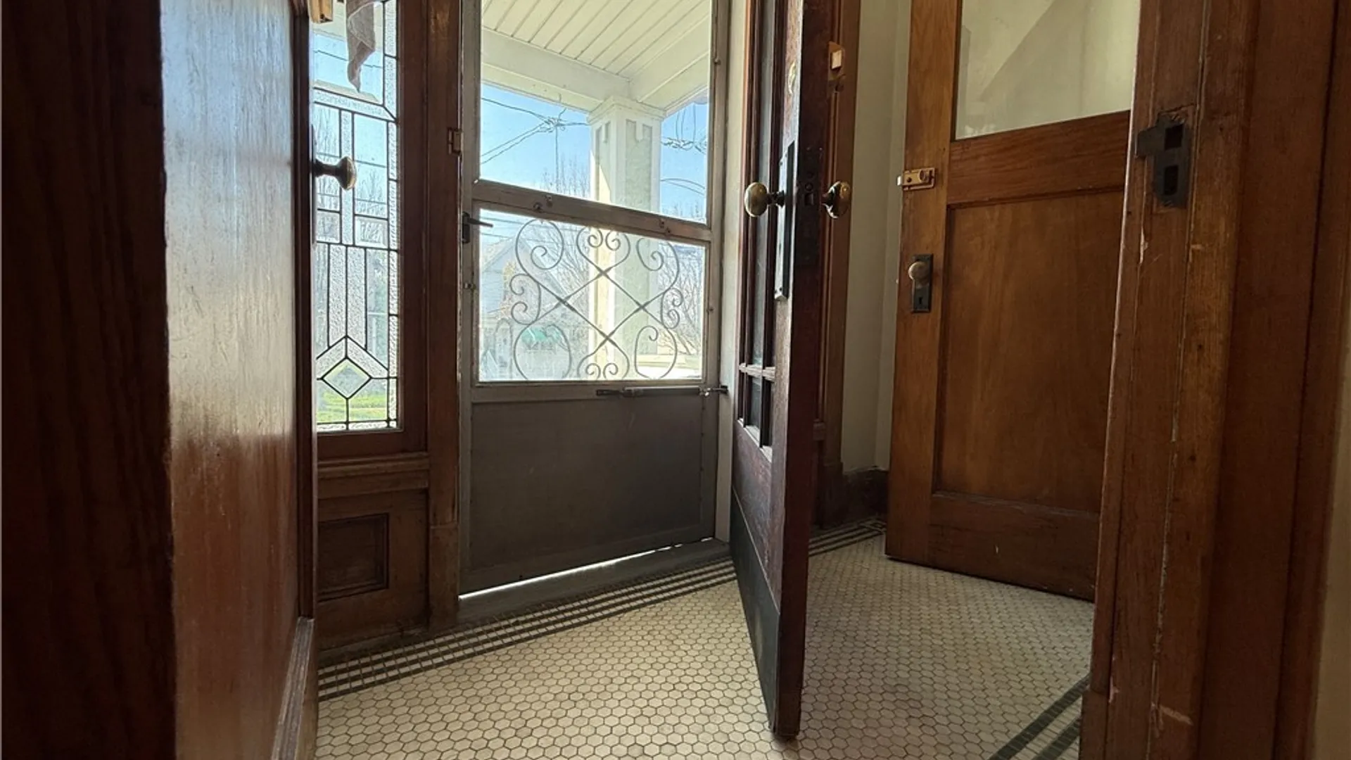 Property at 22 Briggs Avenue, Buffalo, NY 14207 32