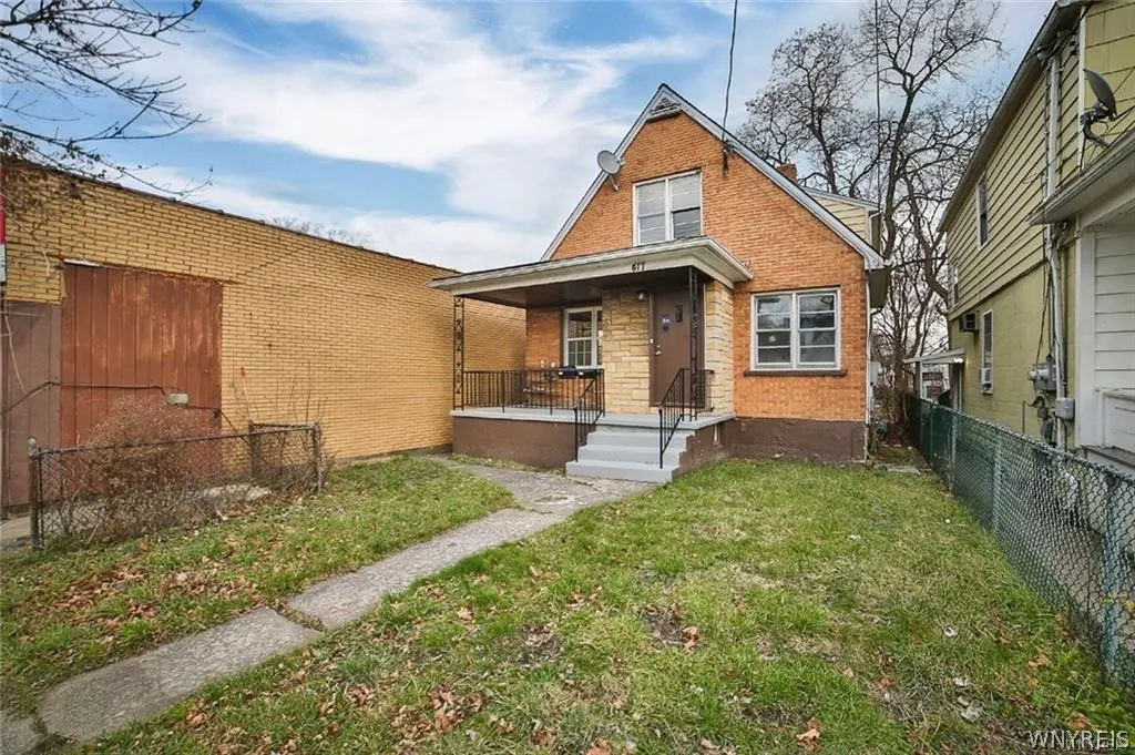 Property at 417 24th Street, Niagara Falls, NY 14303