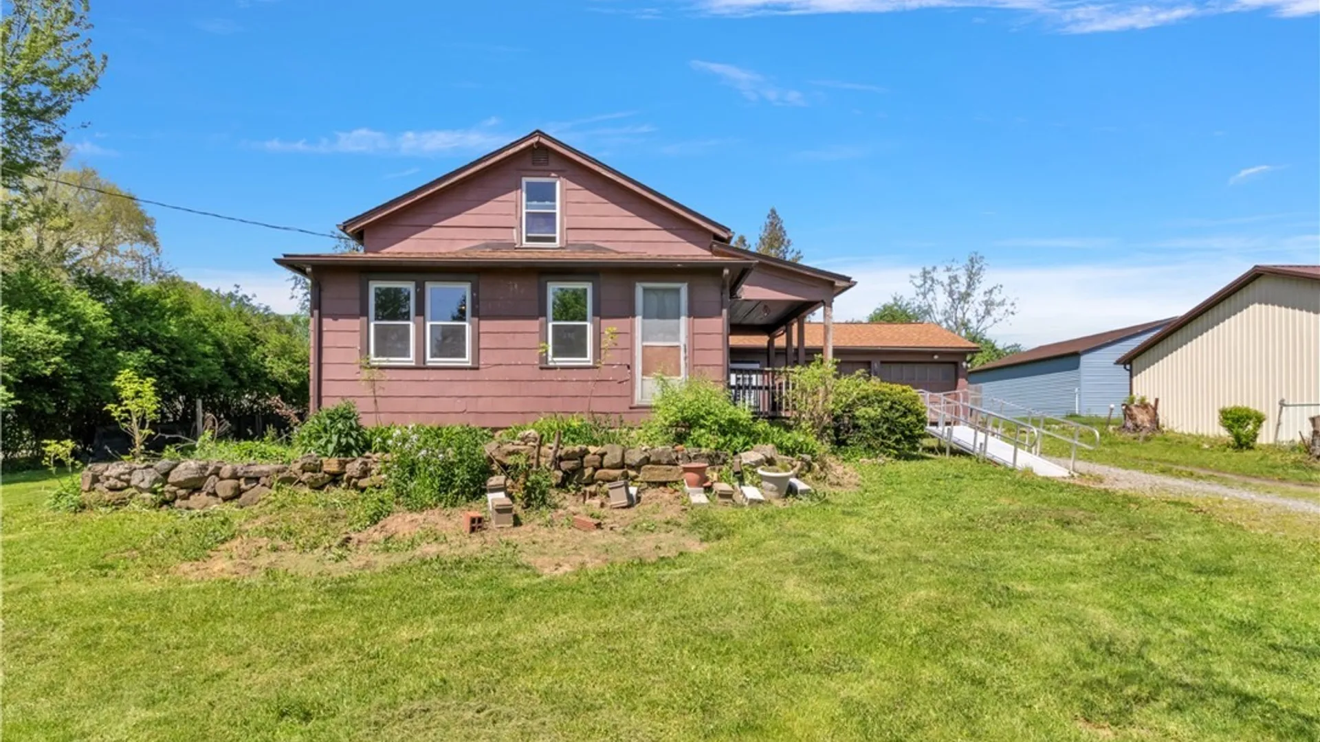Property at 5748 Campbell Boulevard, Cambria, NY 14094 4