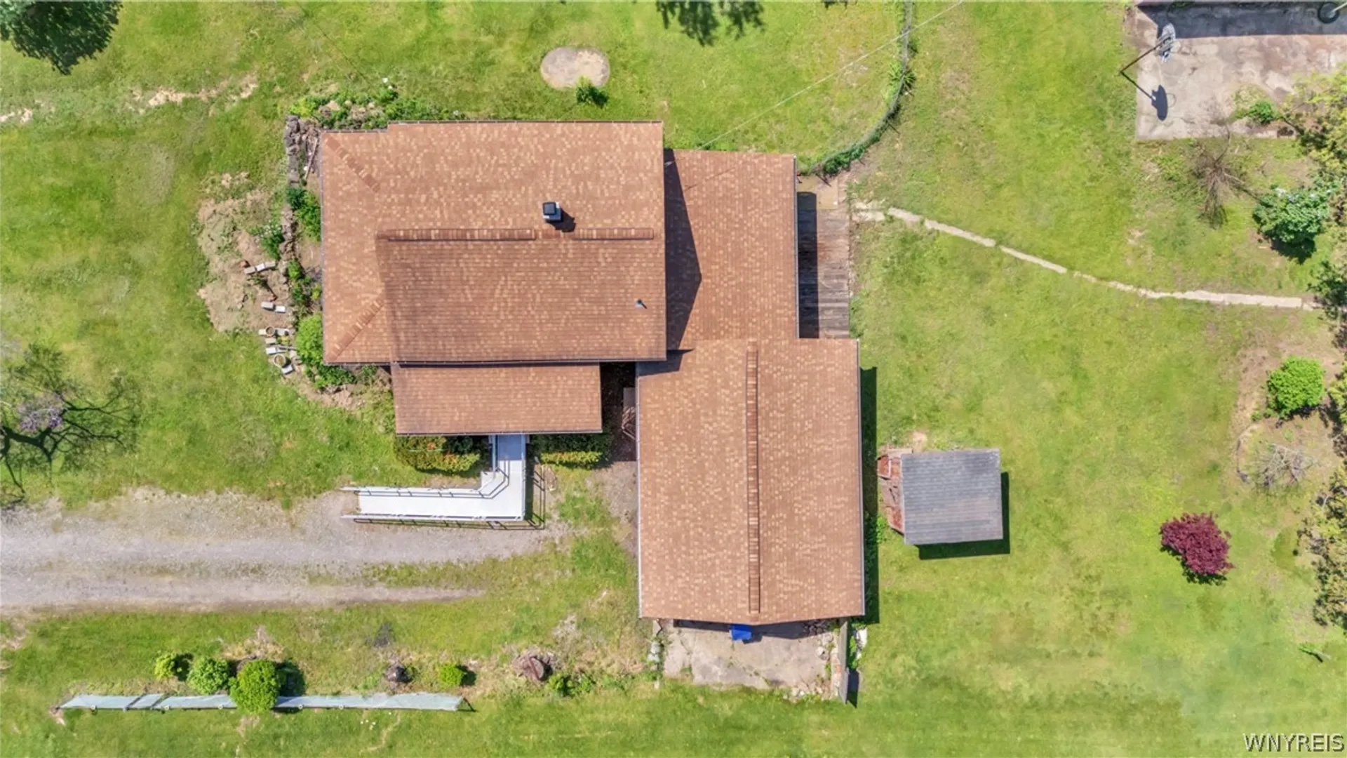 Property at 5748 Campbell Boulevard, Cambria, NY 14094 7