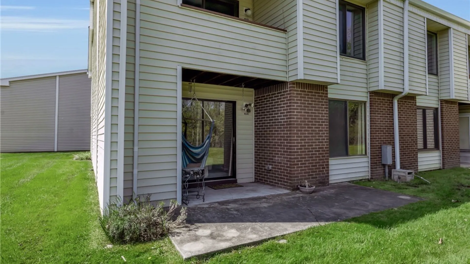 Property at 43 Bee Hunter Court, Amherst, NY 14051 3
