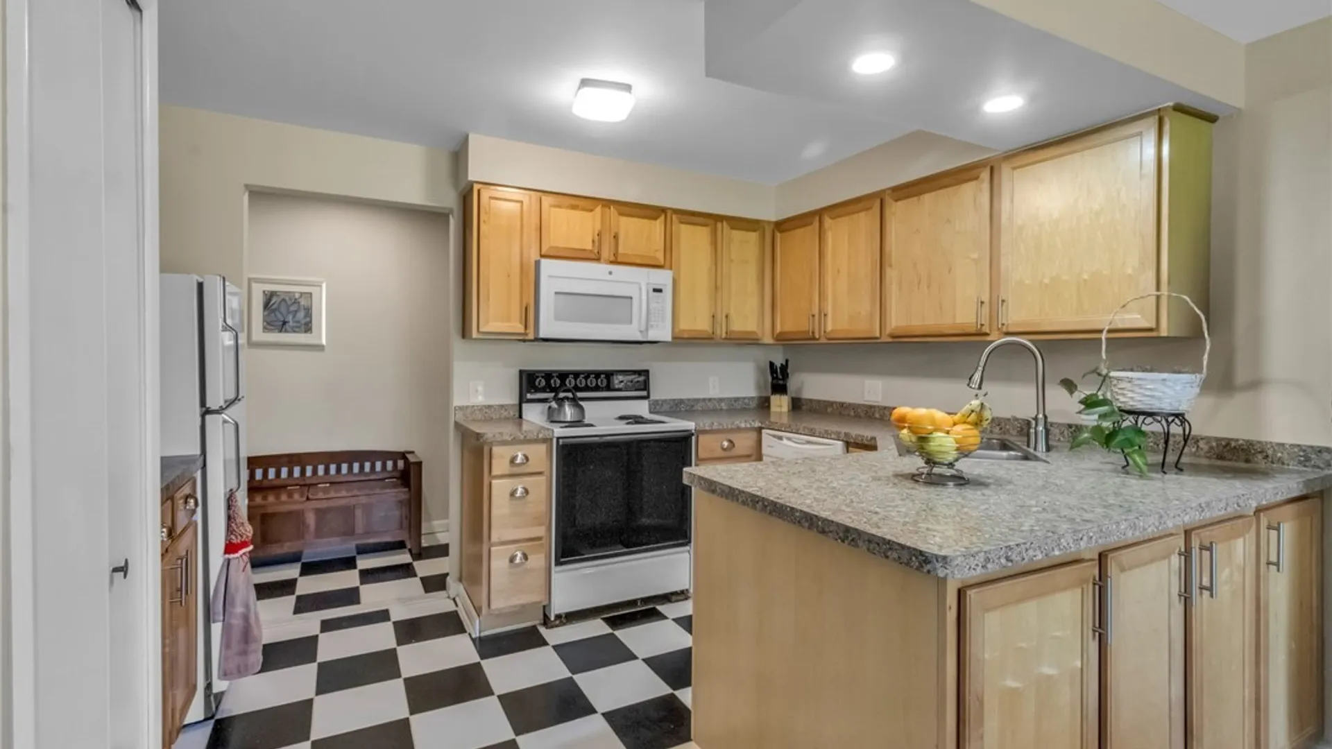 Property at 43 Bee Hunter Court, Amherst, NY 14051 5