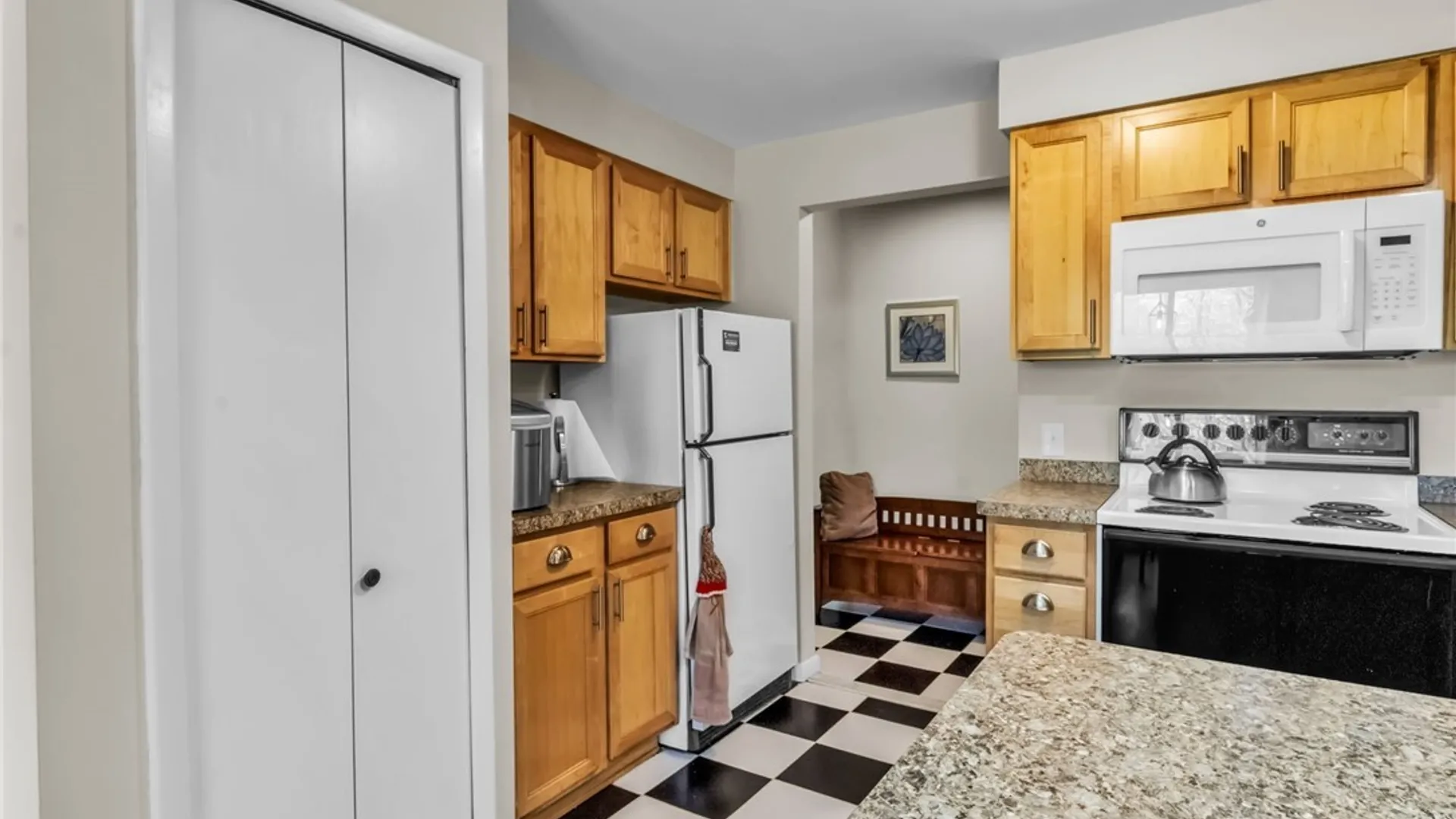 Property at 43 Bee Hunter Court, Amherst, NY 14051 9
