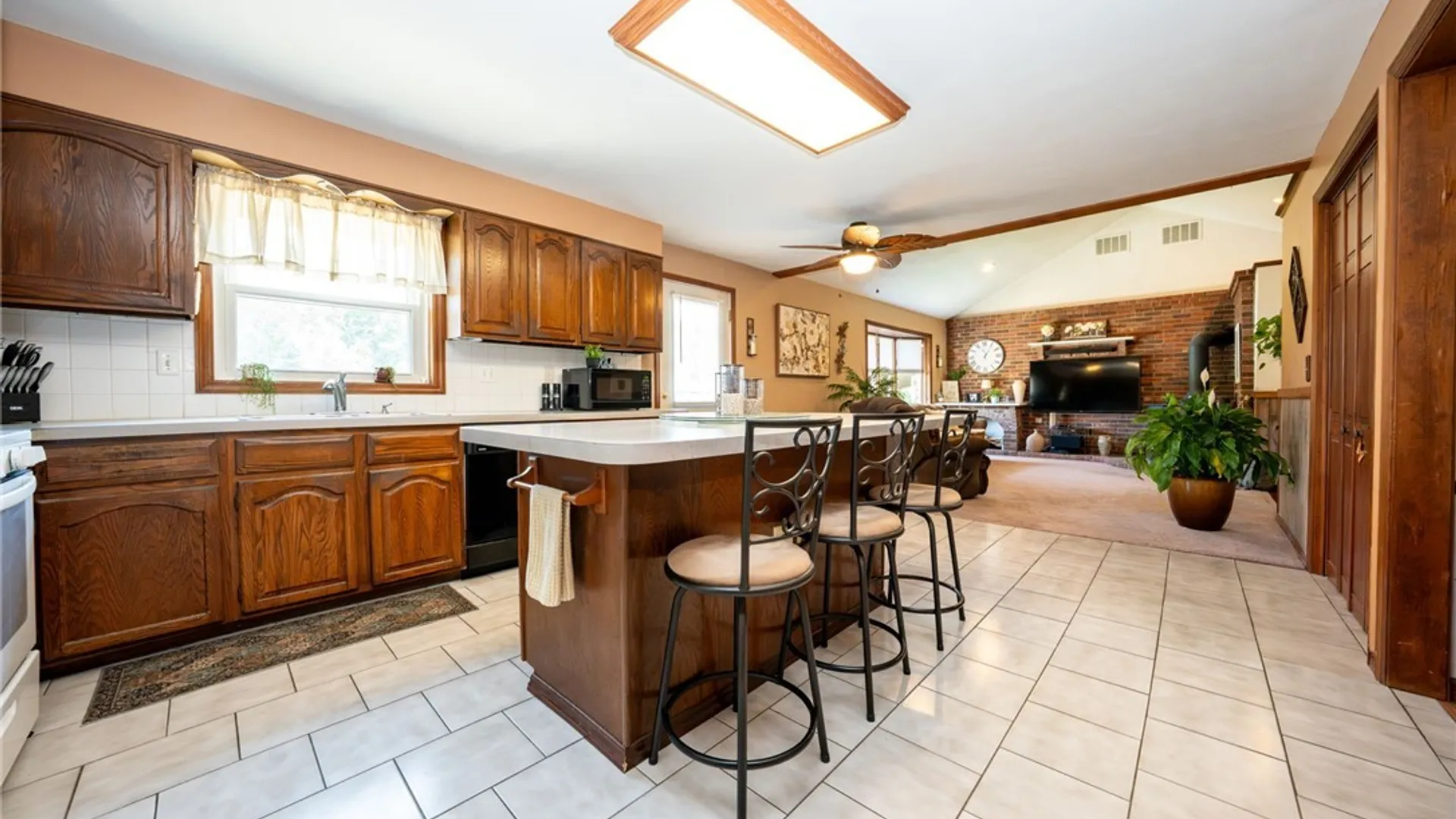 Property at 6275 Eckhardt Road, Hamburg, NY 14085 7