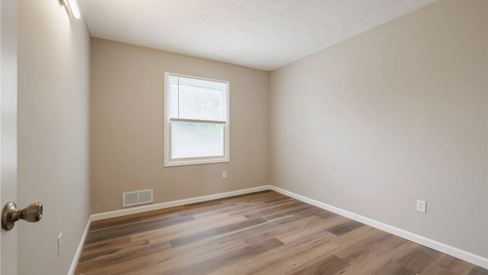 Property at 130 Troutbeck Lane, Greece, NY 14626 23