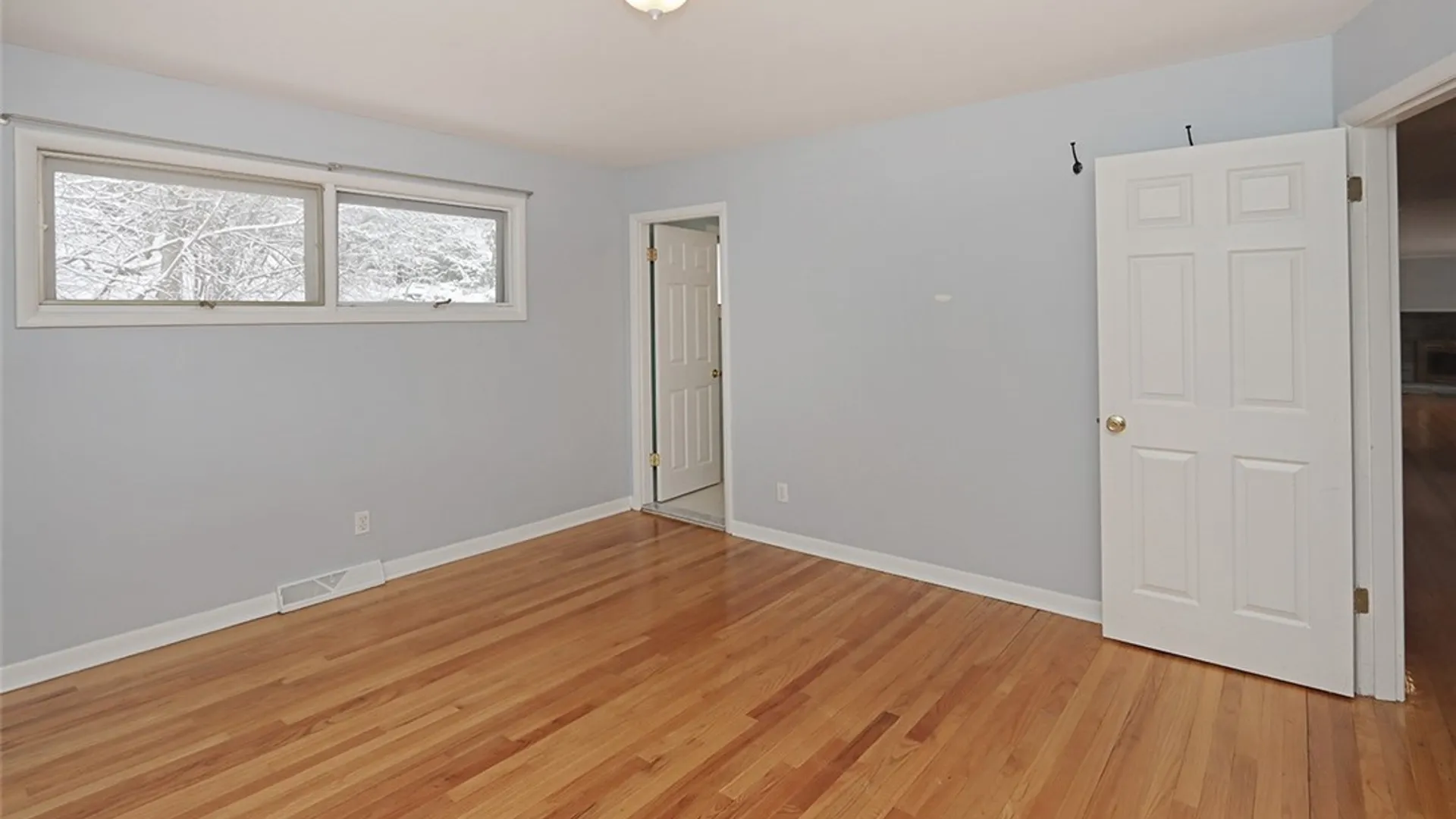 Property at 104 Ardsley Drive, DeWitt, NY 13214 14