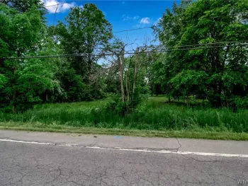 3710 E River Road, Grand Island, NY 14072