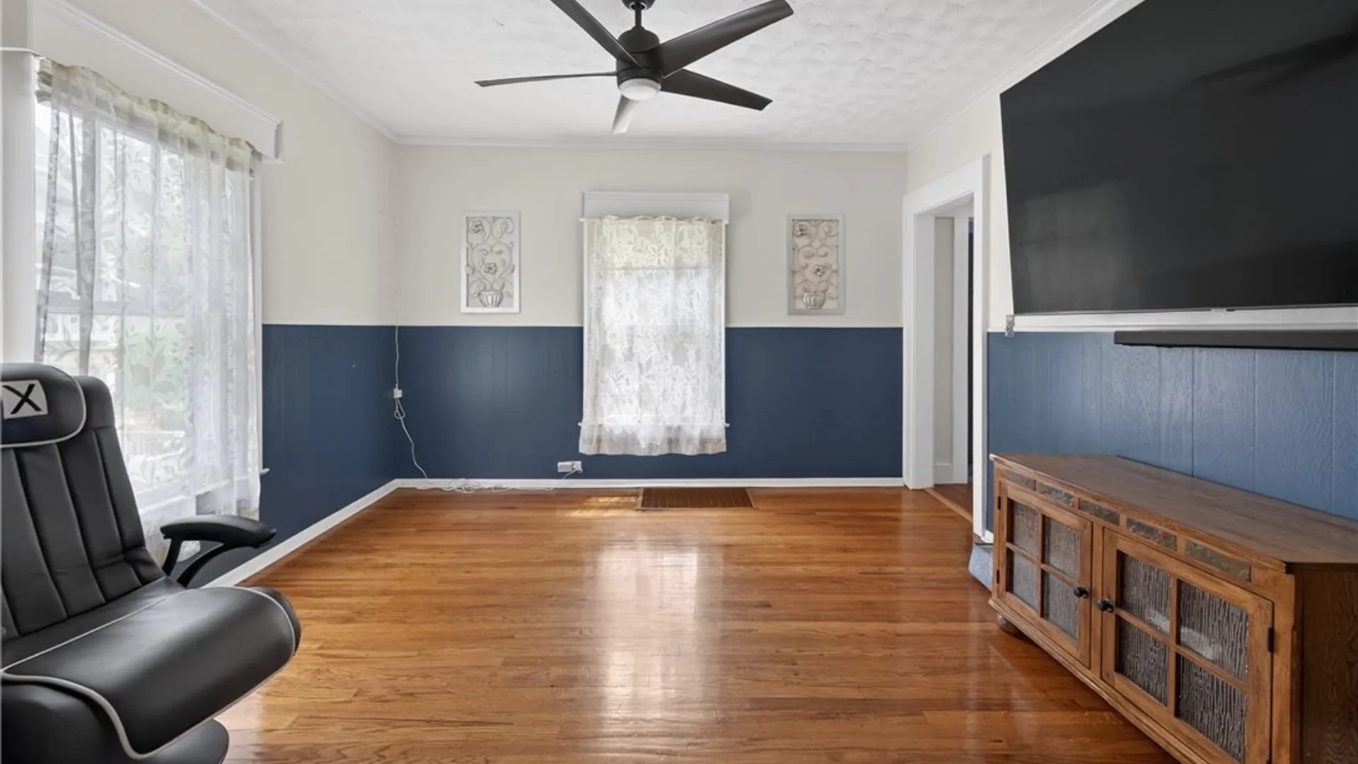 Property at 207 Parkway Drive, Syracuse, NY 13207 12