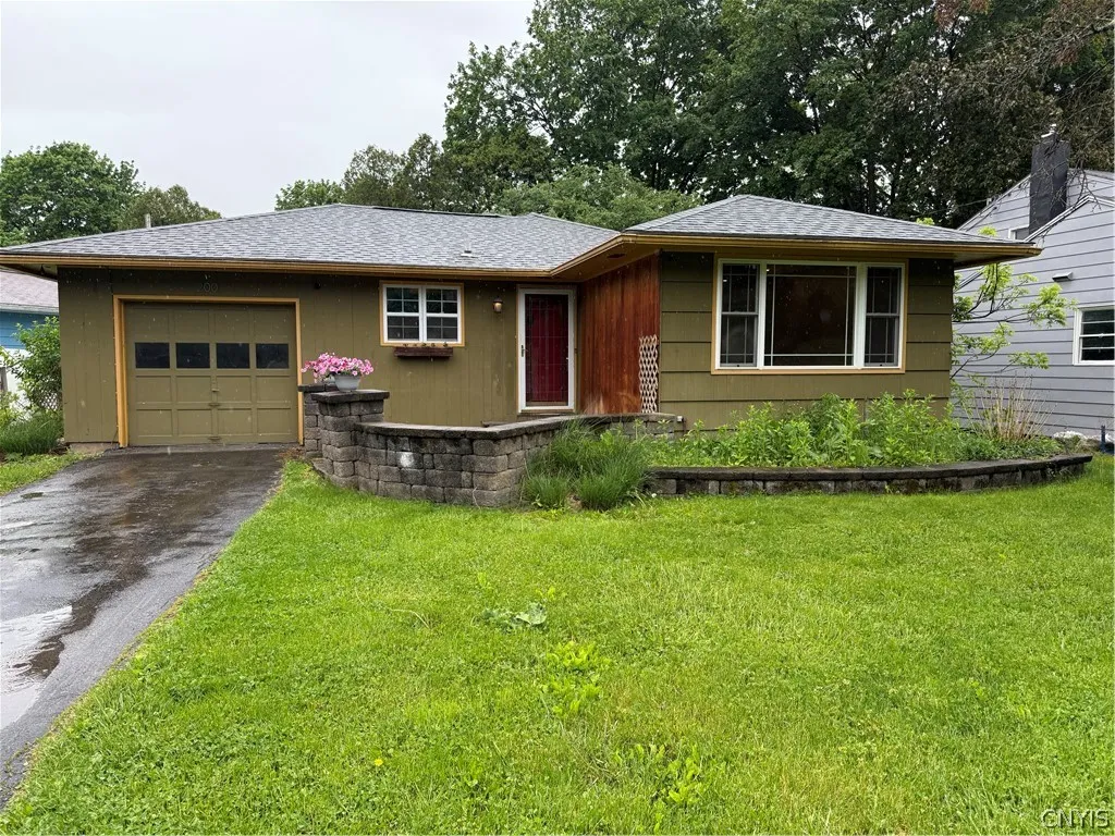 Property at 200 Gifford Parkway, Syracuse, NY 13214