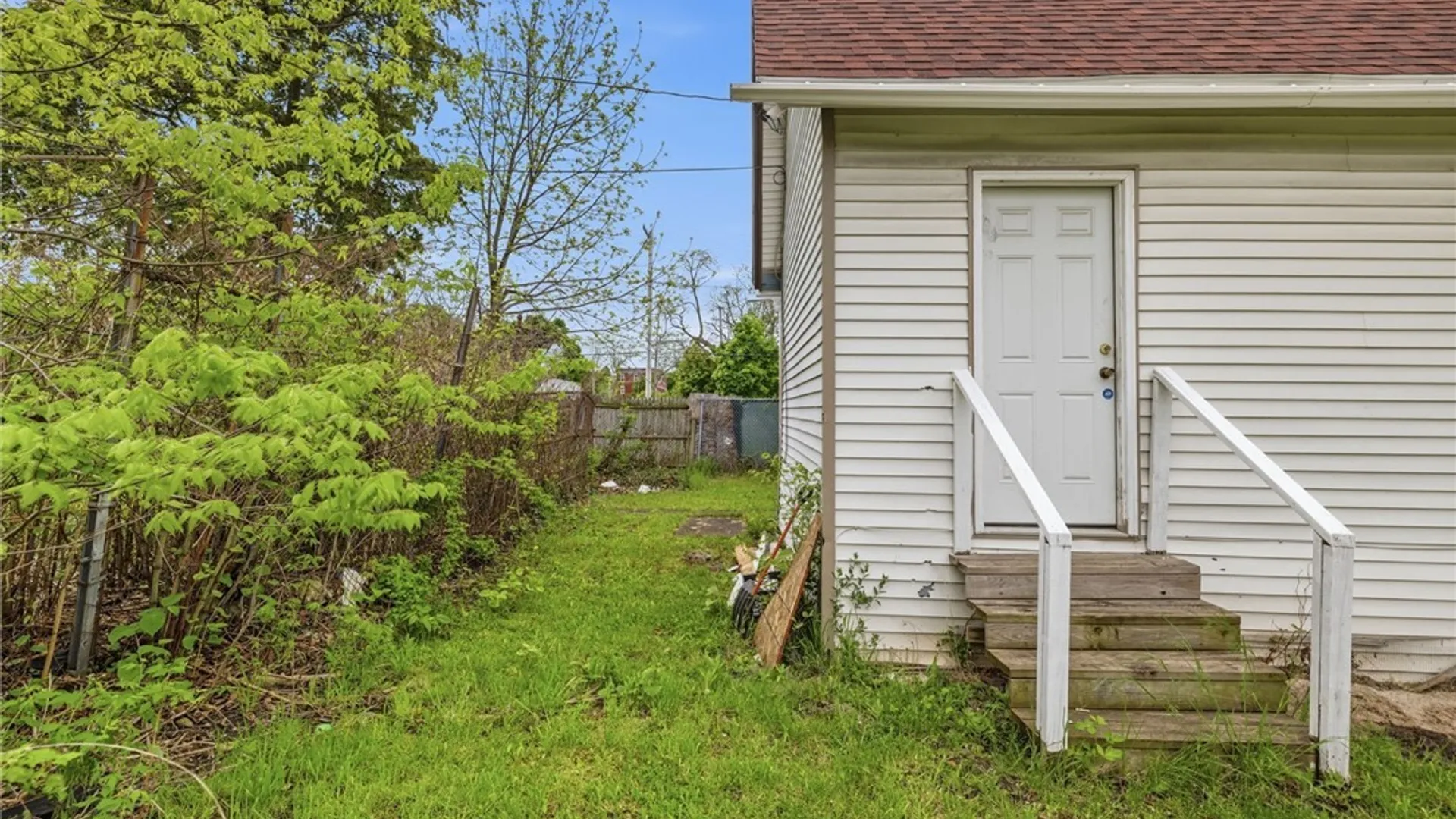 Property at 165 Glenwood Avenue, Buffalo, NY 14208 23
