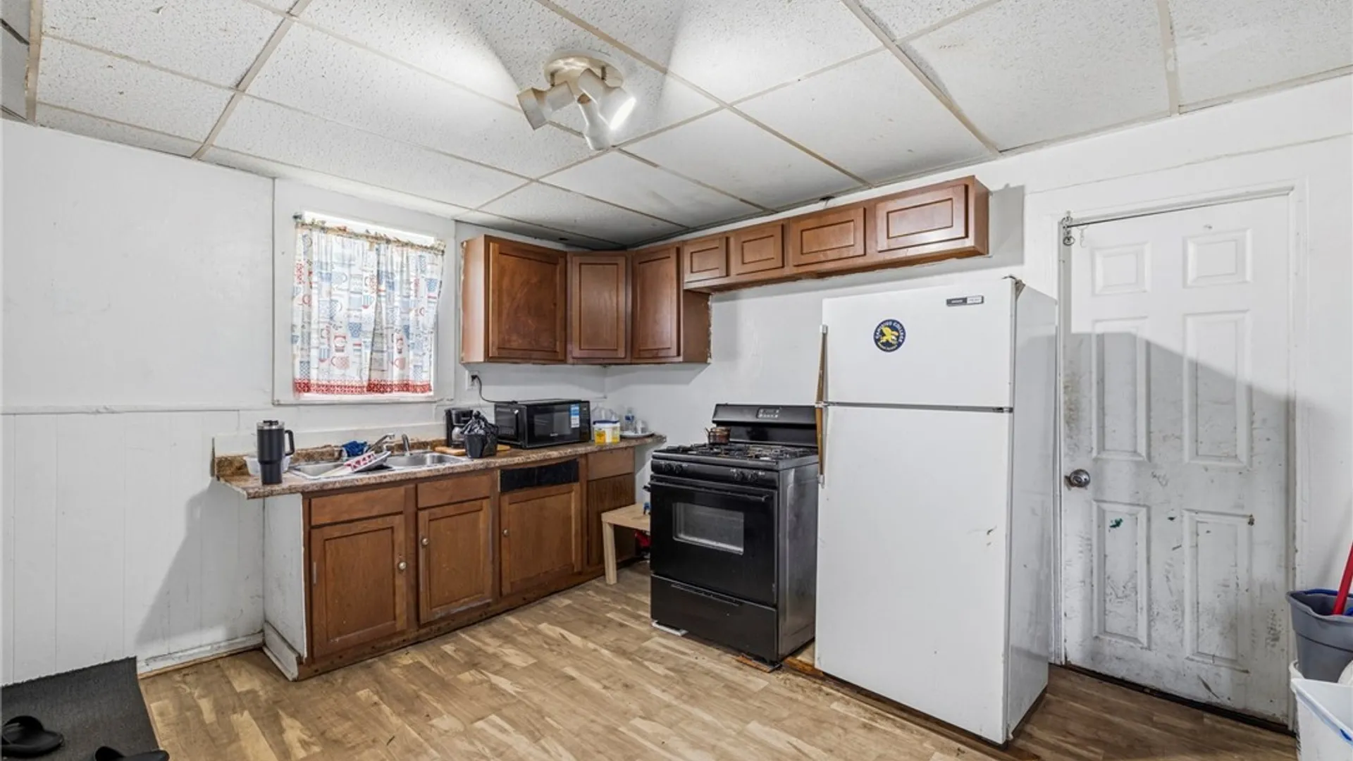 Property at 165 Glenwood Avenue, Buffalo, NY 14208 10
