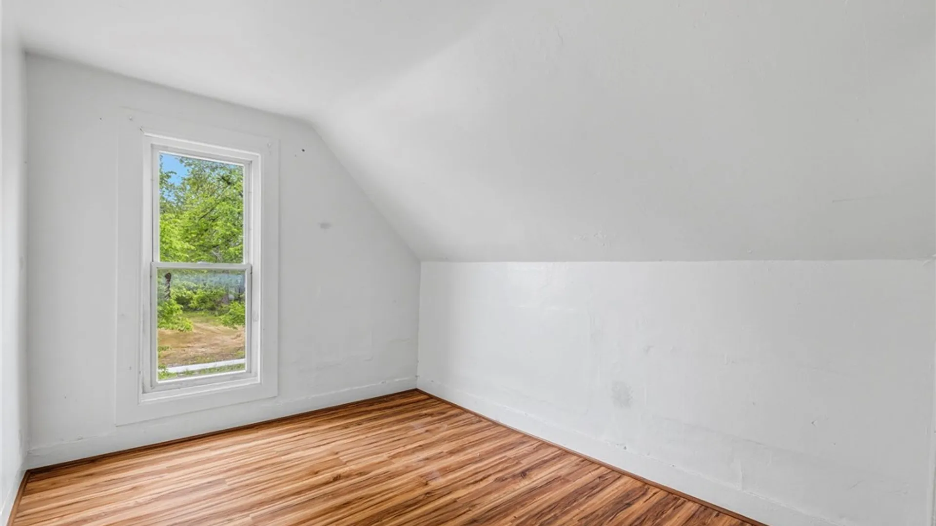 Property at 165 Glenwood Avenue, Buffalo, NY 14208 16