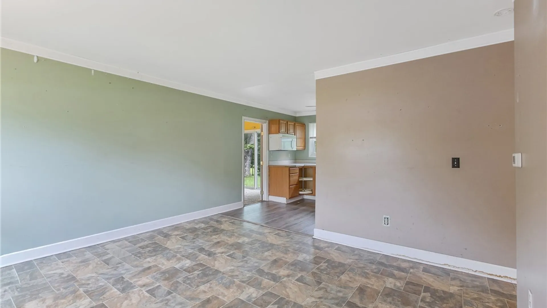 Property at 7844 Rinaldo Boulevard, Cicero, NY 13030 5