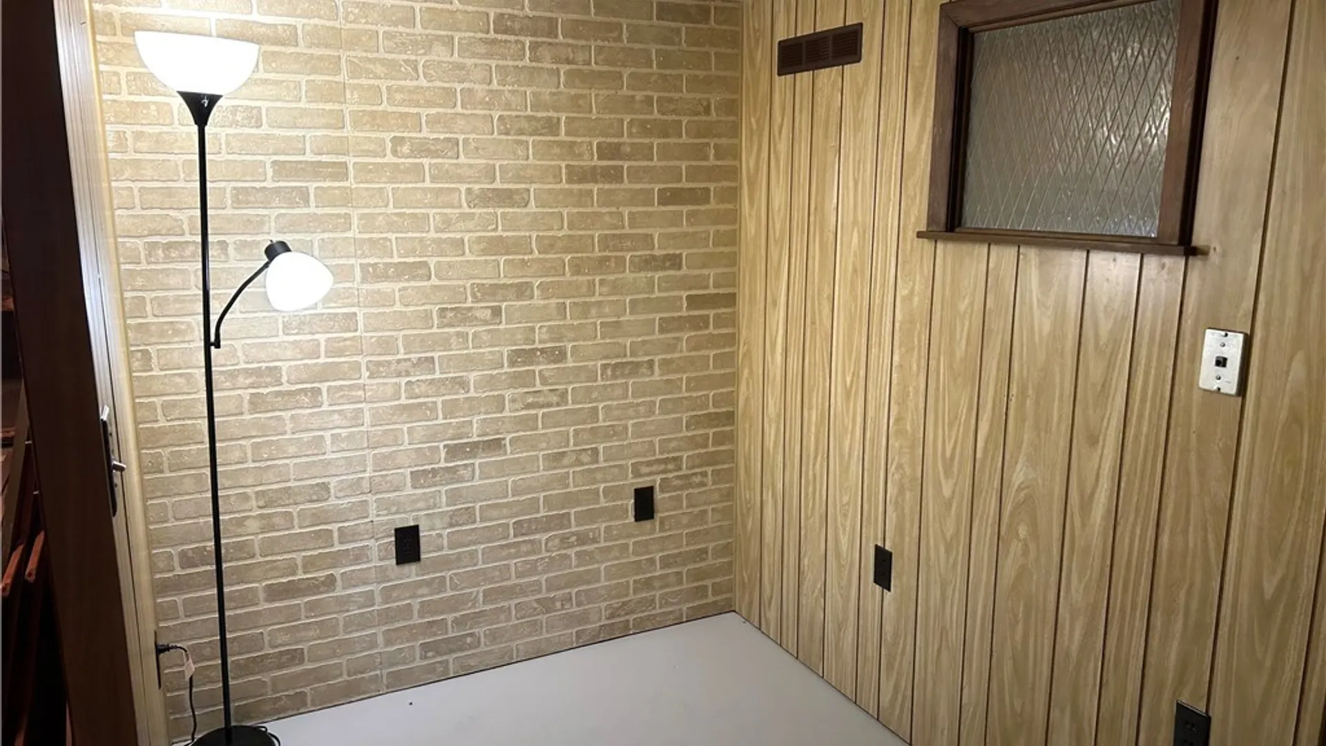 Property at 4 Oakwood Drive, Cheektowaga, NY 14227 9
