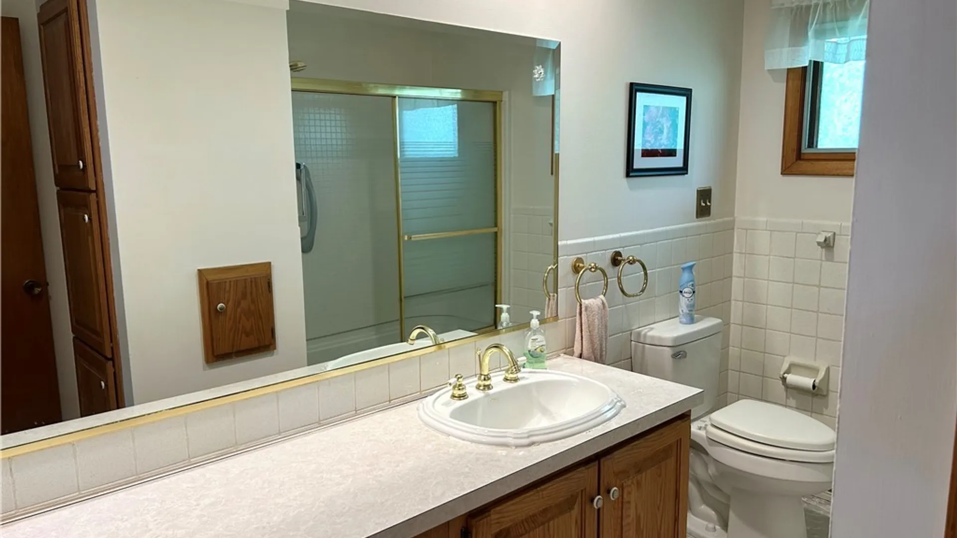 Property at 4 Oakwood Drive, Cheektowaga, NY 14227 20