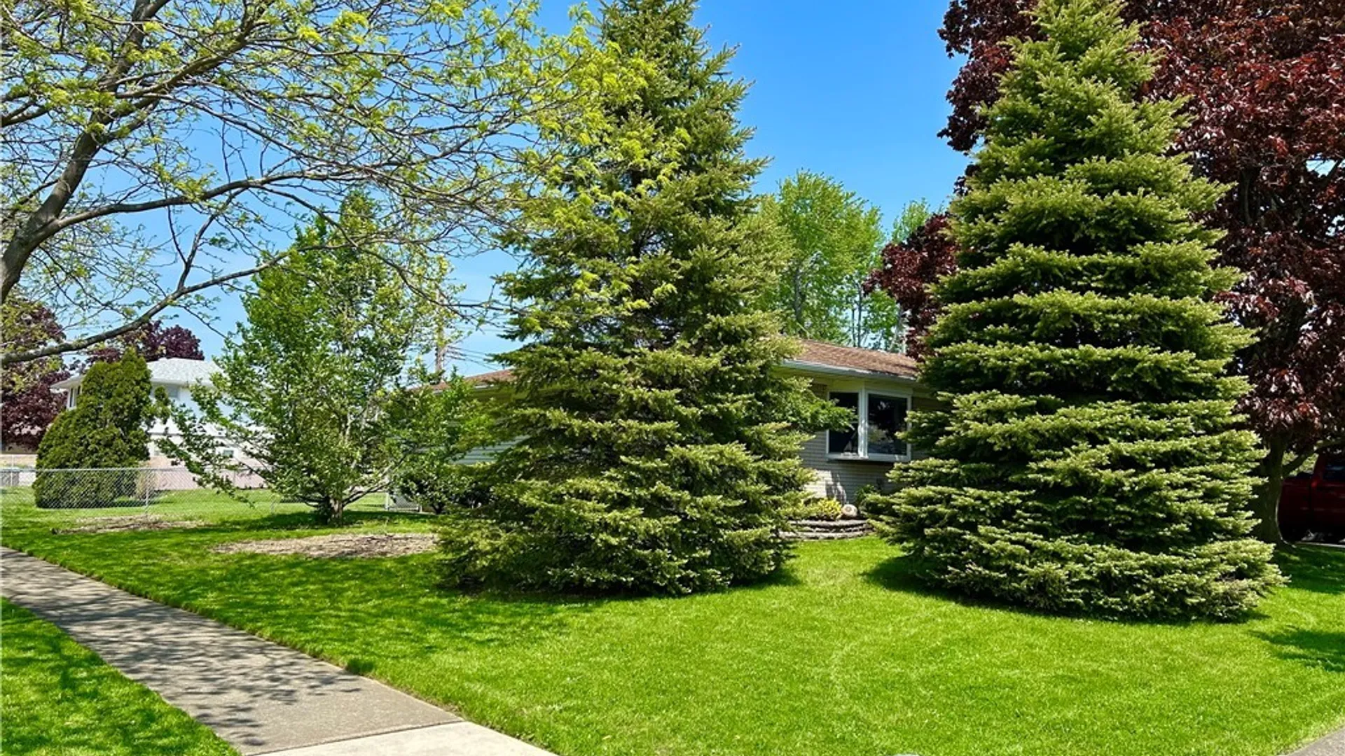 Property at 4 Oakwood Drive, Cheektowaga, NY 14227 31
