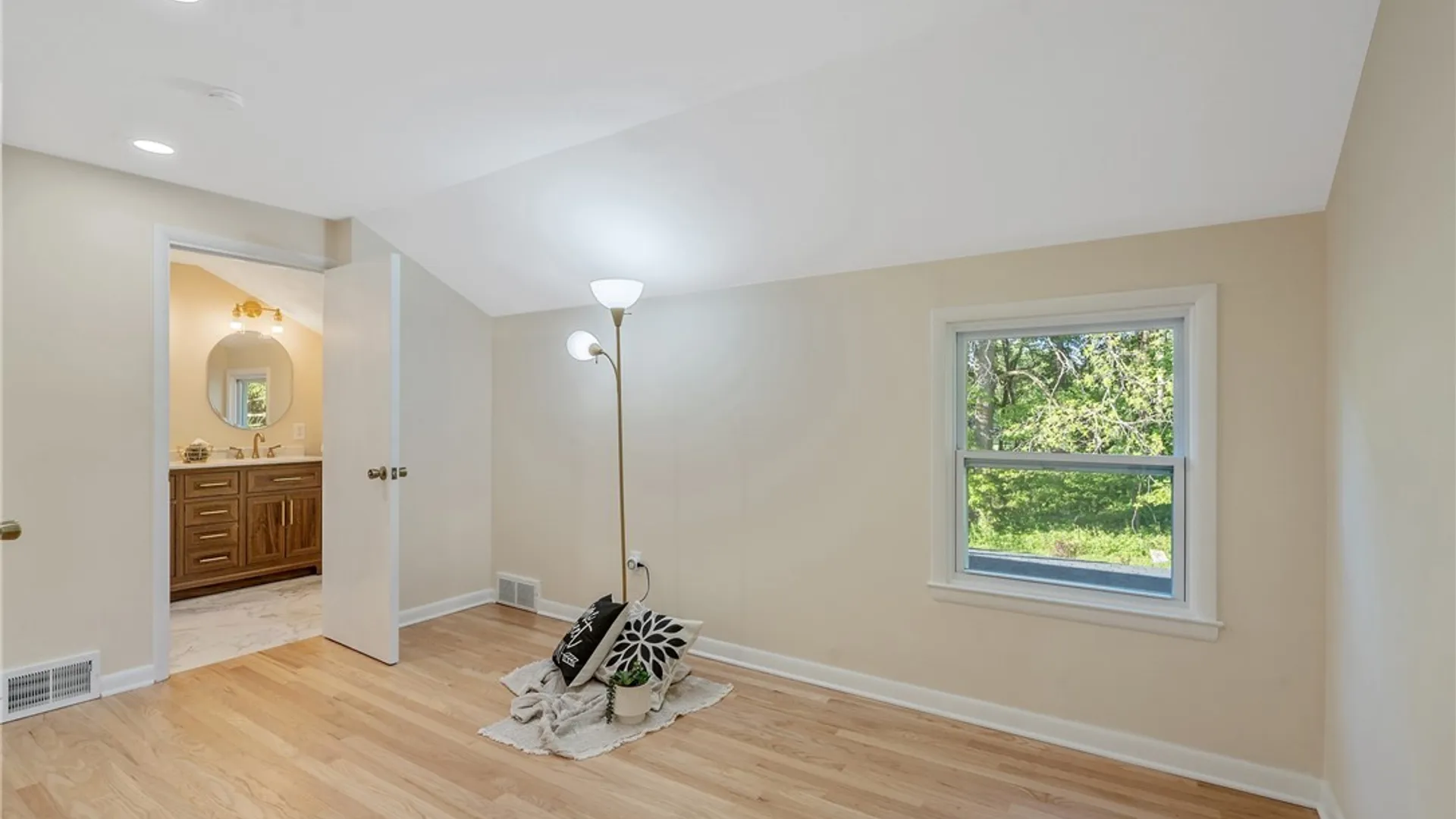 Property at 112 Concord Place, Manlius, NY 13066 38