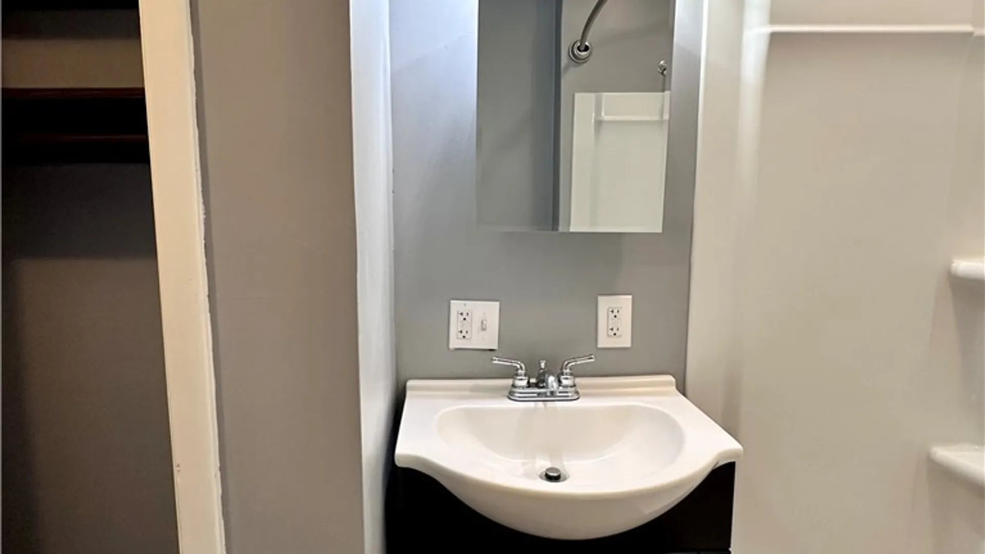 Property at 688 Columbus Parkway, Buffalo, NY 14213 11