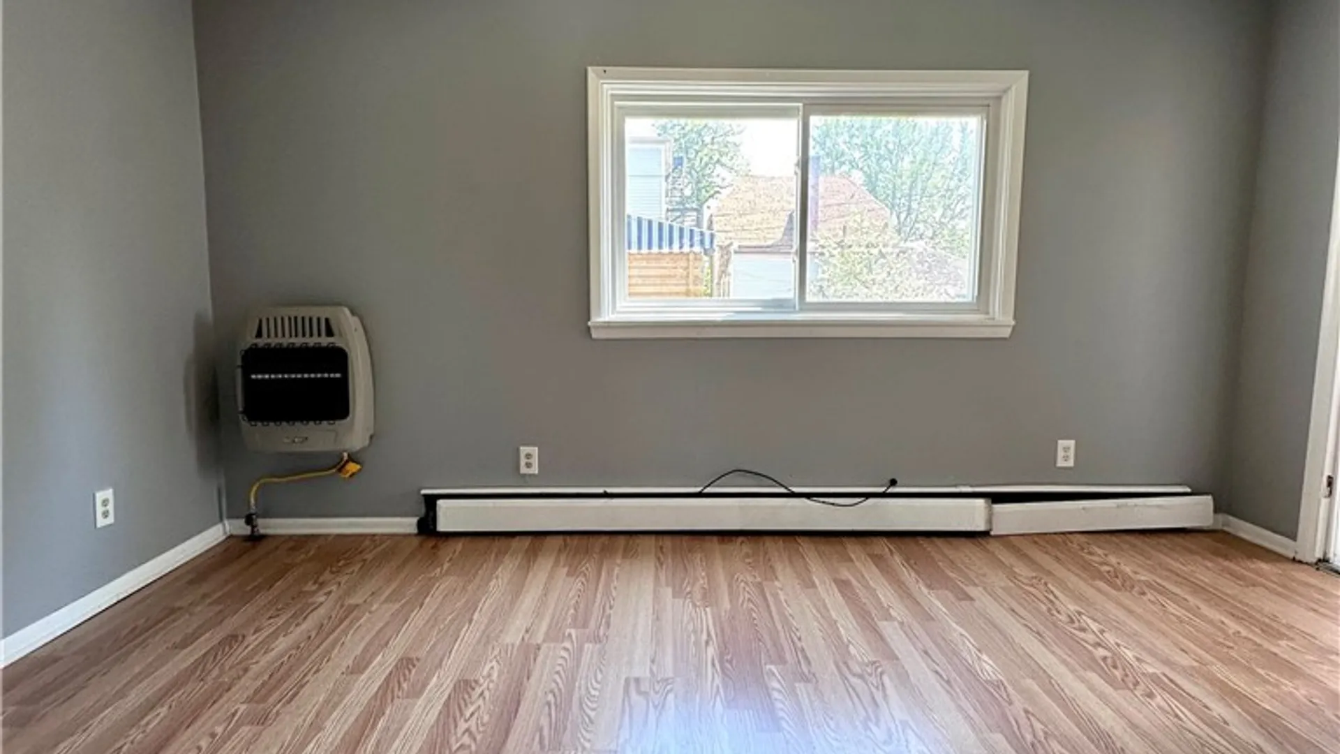 Property at 688 Columbus Parkway, Buffalo, NY 14213 4