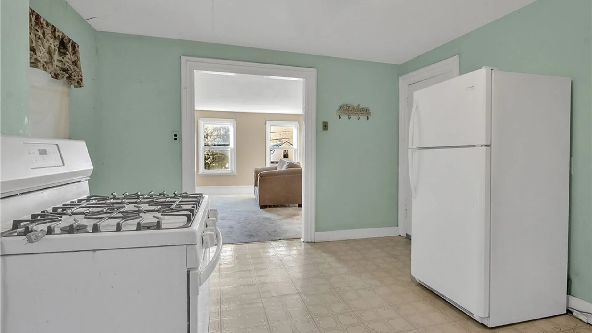 Property at 10 South Street, Buffalo, NY 14204 13