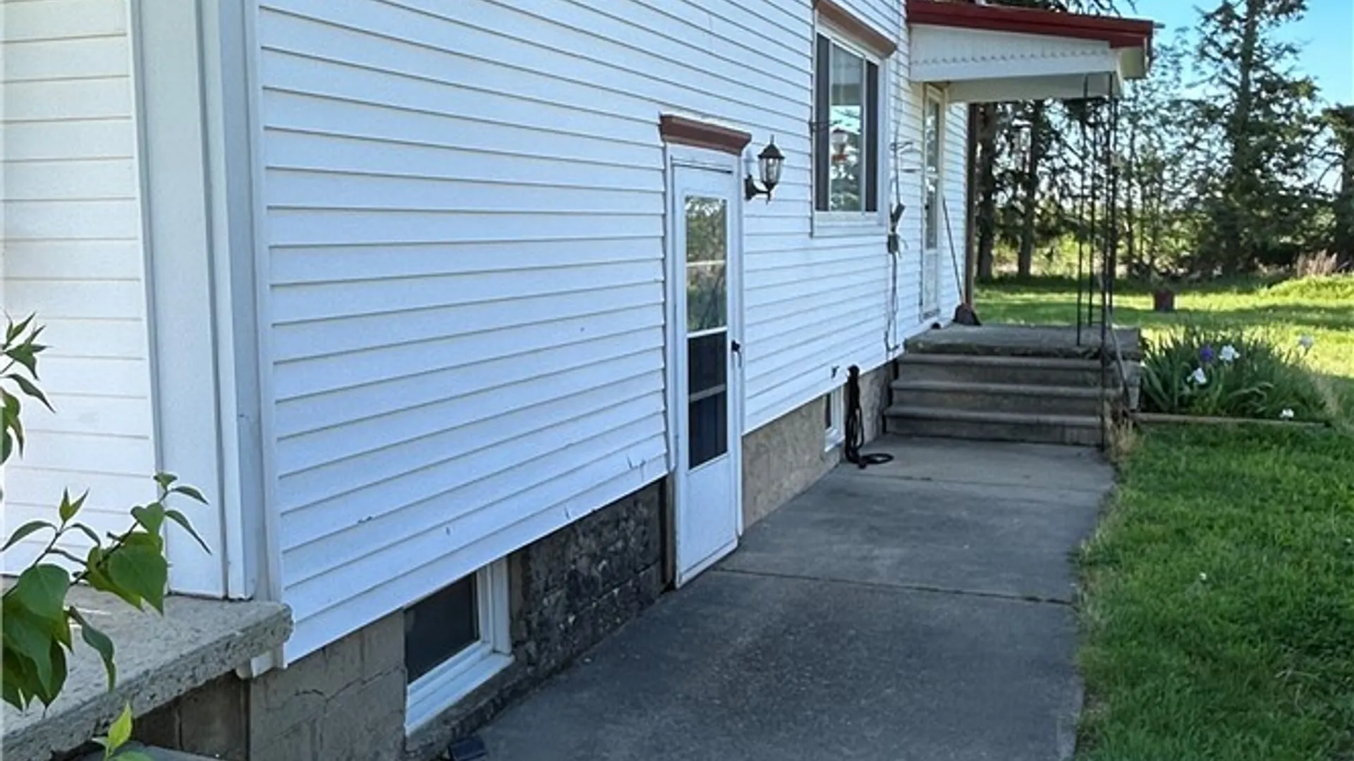 Property at 1690 King Road, Hanover, NY 14062 9