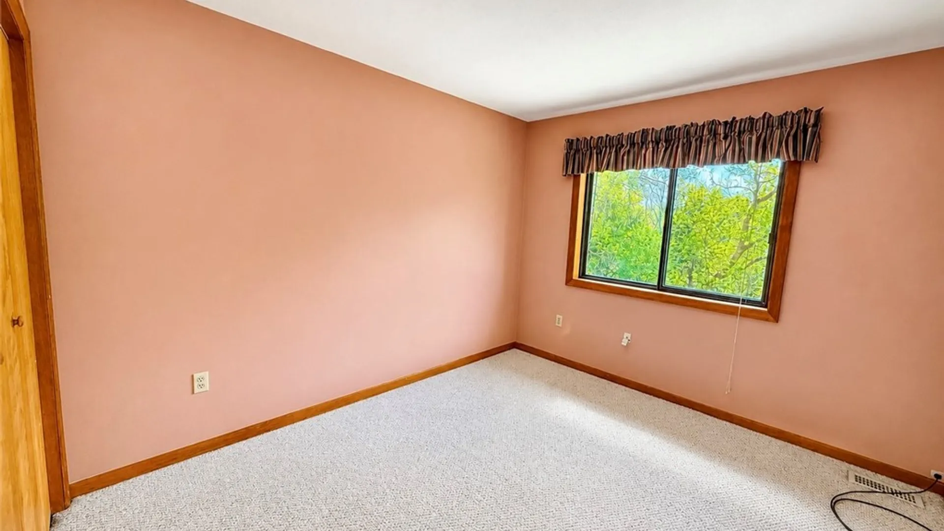Property at 7801 Clearwater Circle, Pompey, NY 13104 17