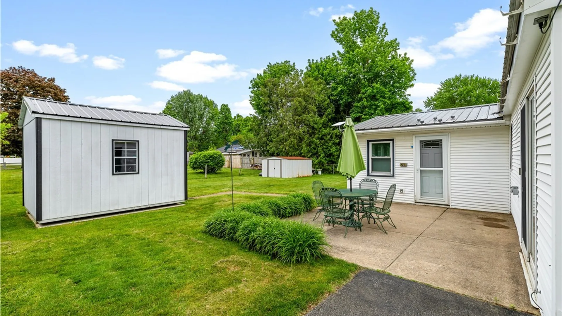 Property at 402 Richmond Road, Utica, NY 13502 6