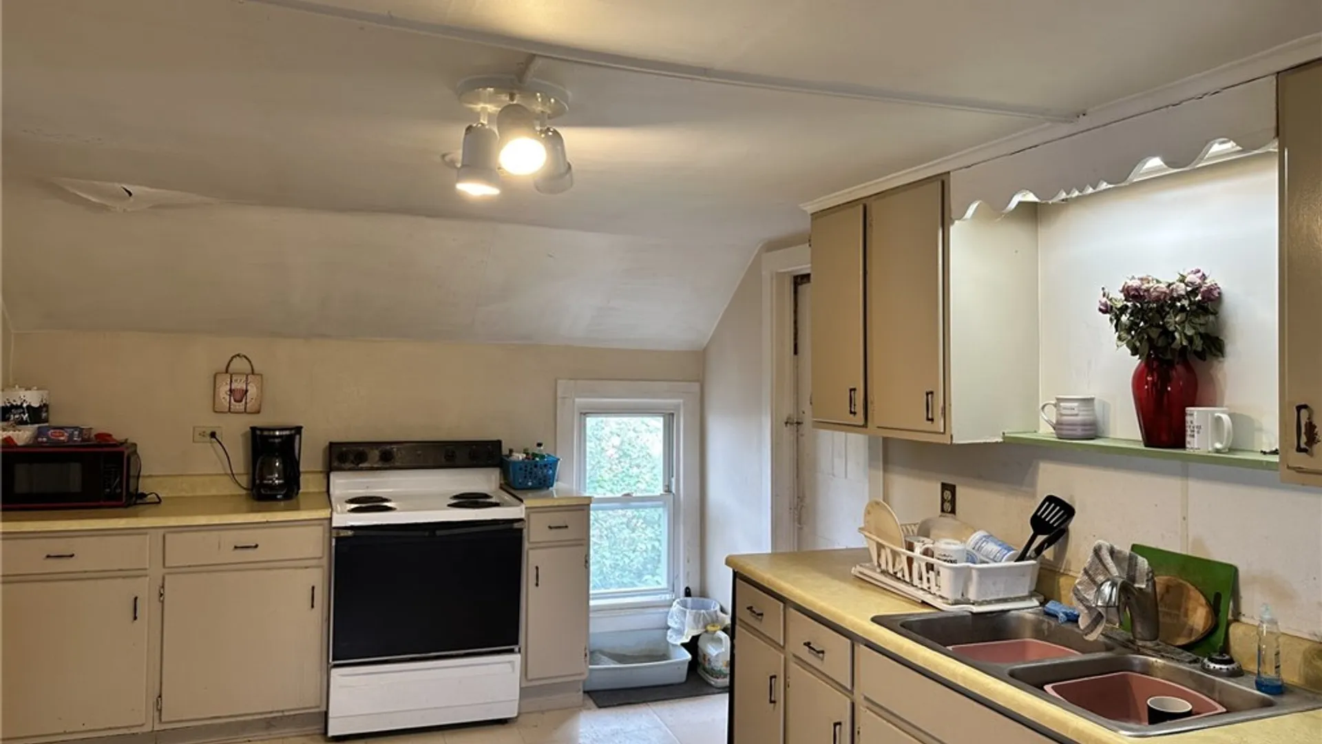 Property at 1775 Genesee Street, York, NY 14533 22